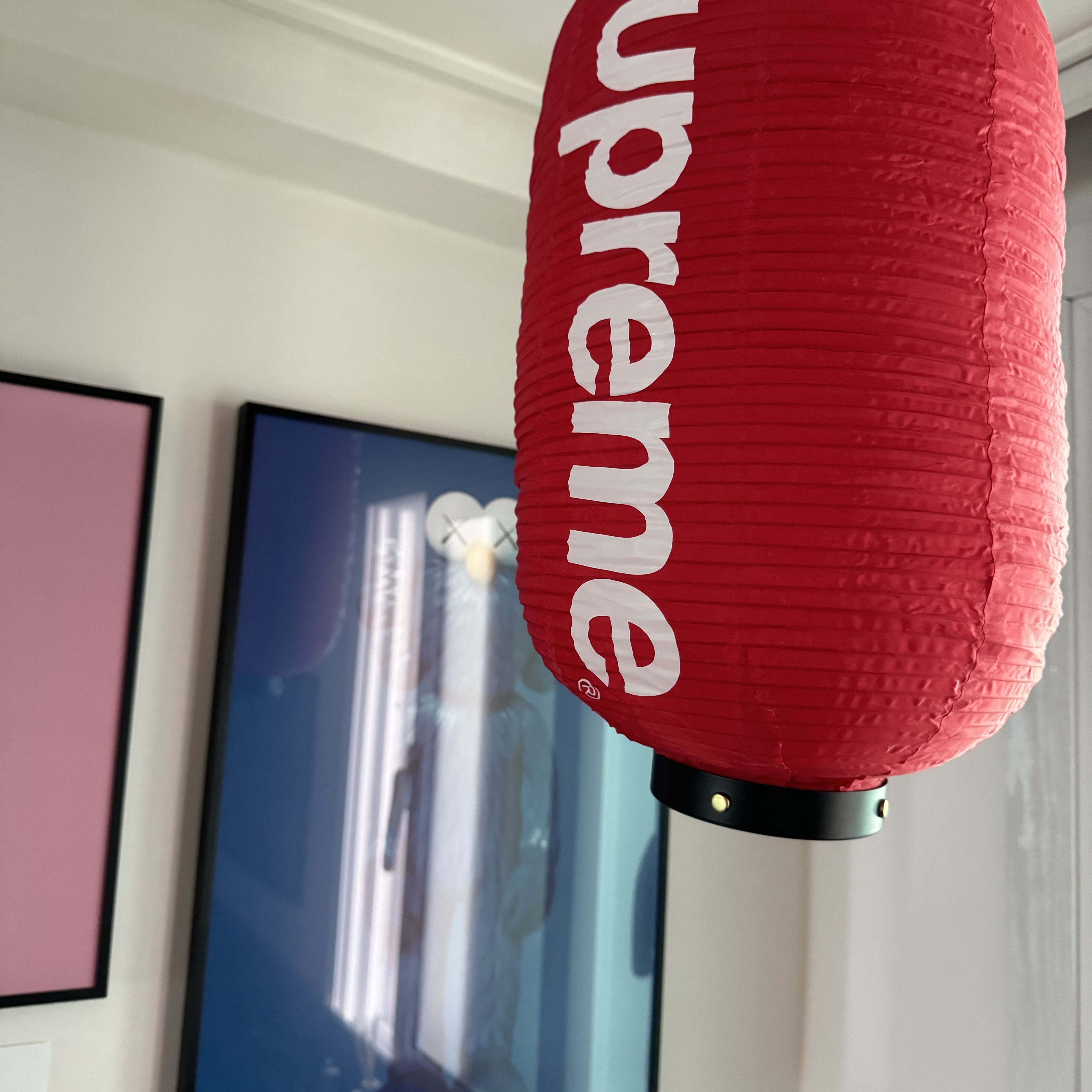 Supreme Hanging Lantern Red - 19FW, Supreme Snowman Snowglobe Red 착용 스타일 - 6