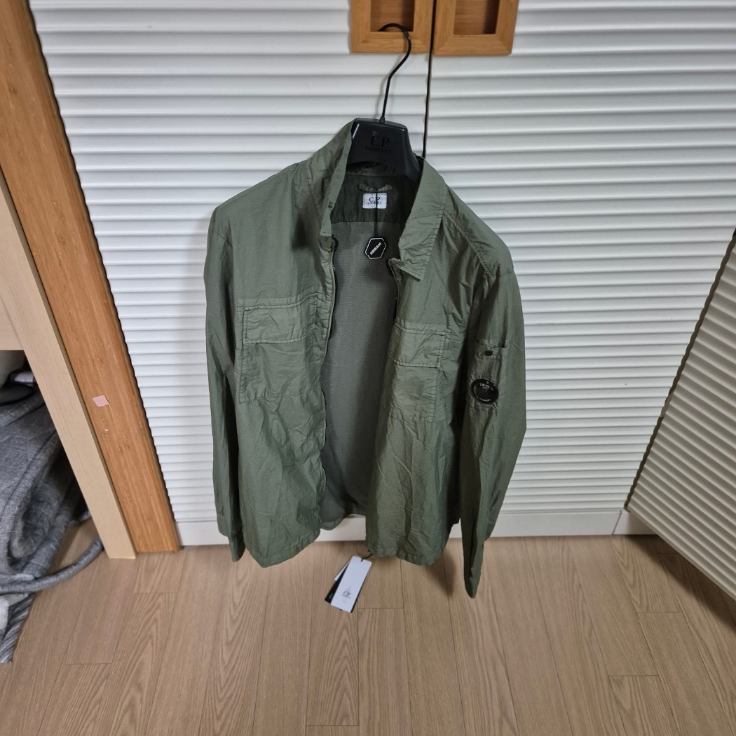 C.P. Company Taylon L Shirt Bronze Green - 23SS 착용 스타일