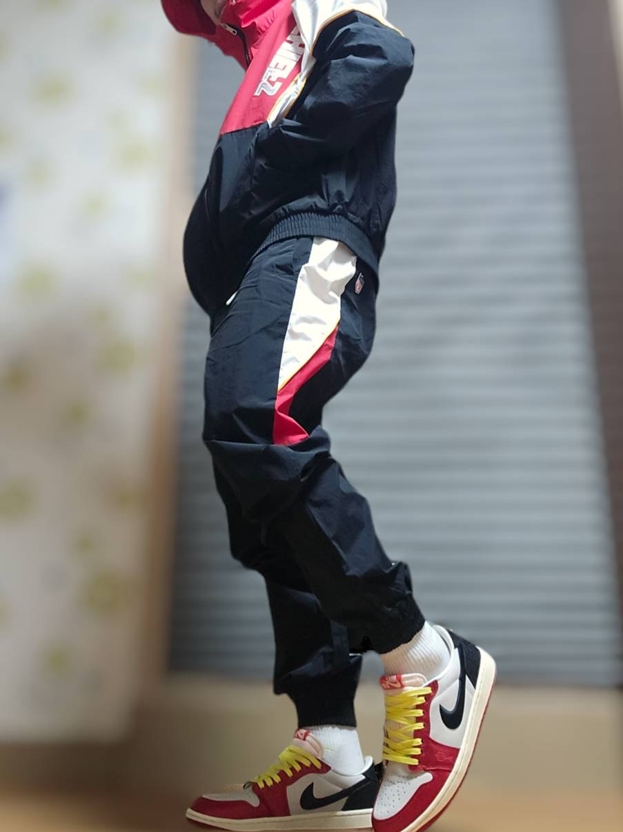 Jordan 1 x Trophy Room Retro Low OG SP Sail Varsity Red 착용 스타일