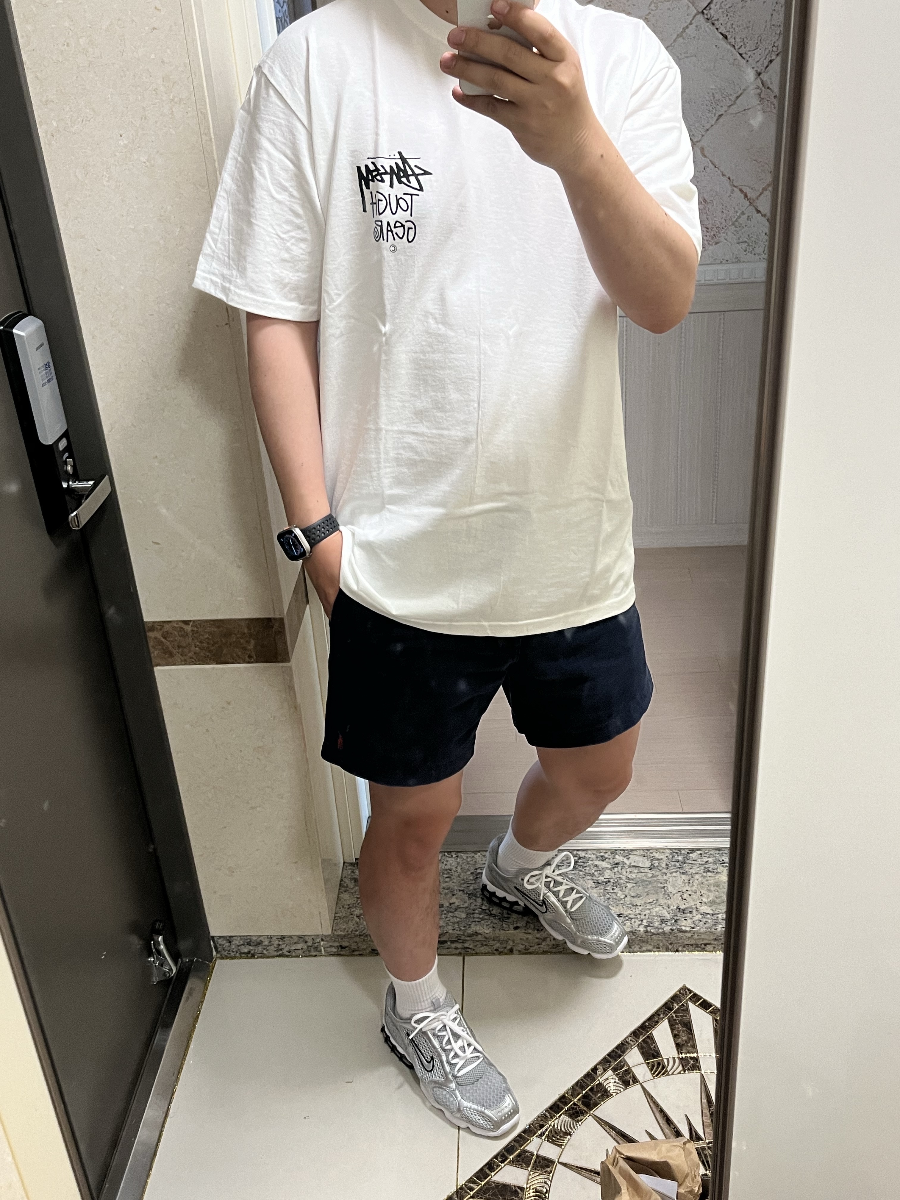 Stussy Tough Gear T-Shirt White, Nike Air Zoom Spiridon Cage 2 Metallic Silver 착용 스타일