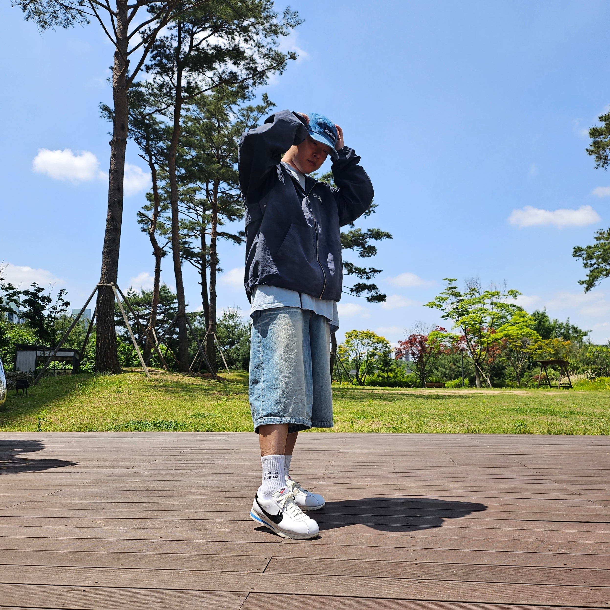 Supreme Washed Chino Twill Camp Cap Denim - 23FW, Stussy Wave Dye Beach Shell Jacket Navy 착용 스타일 - 1