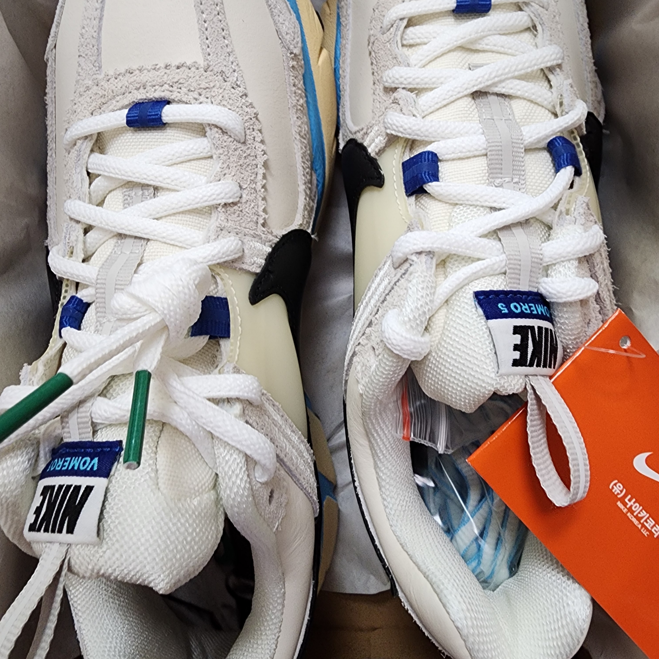 (W) Nike Zoom Vomero 5 PRM Designed by Japan 착용 스타일 - 4