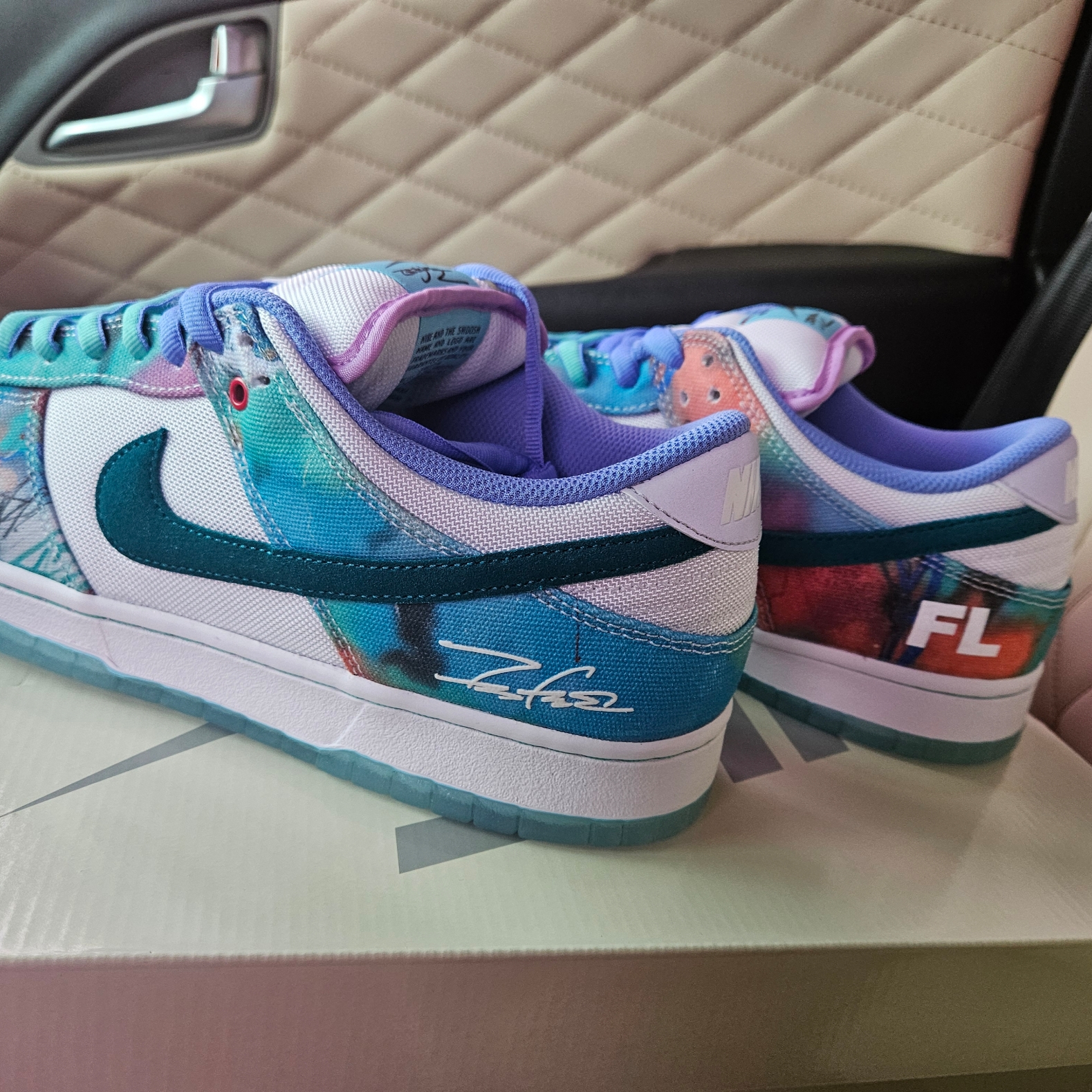 Nike x Futura Laboratories SB Dunk Low OG QS White and Geode Teal 착용 스타일 - 4