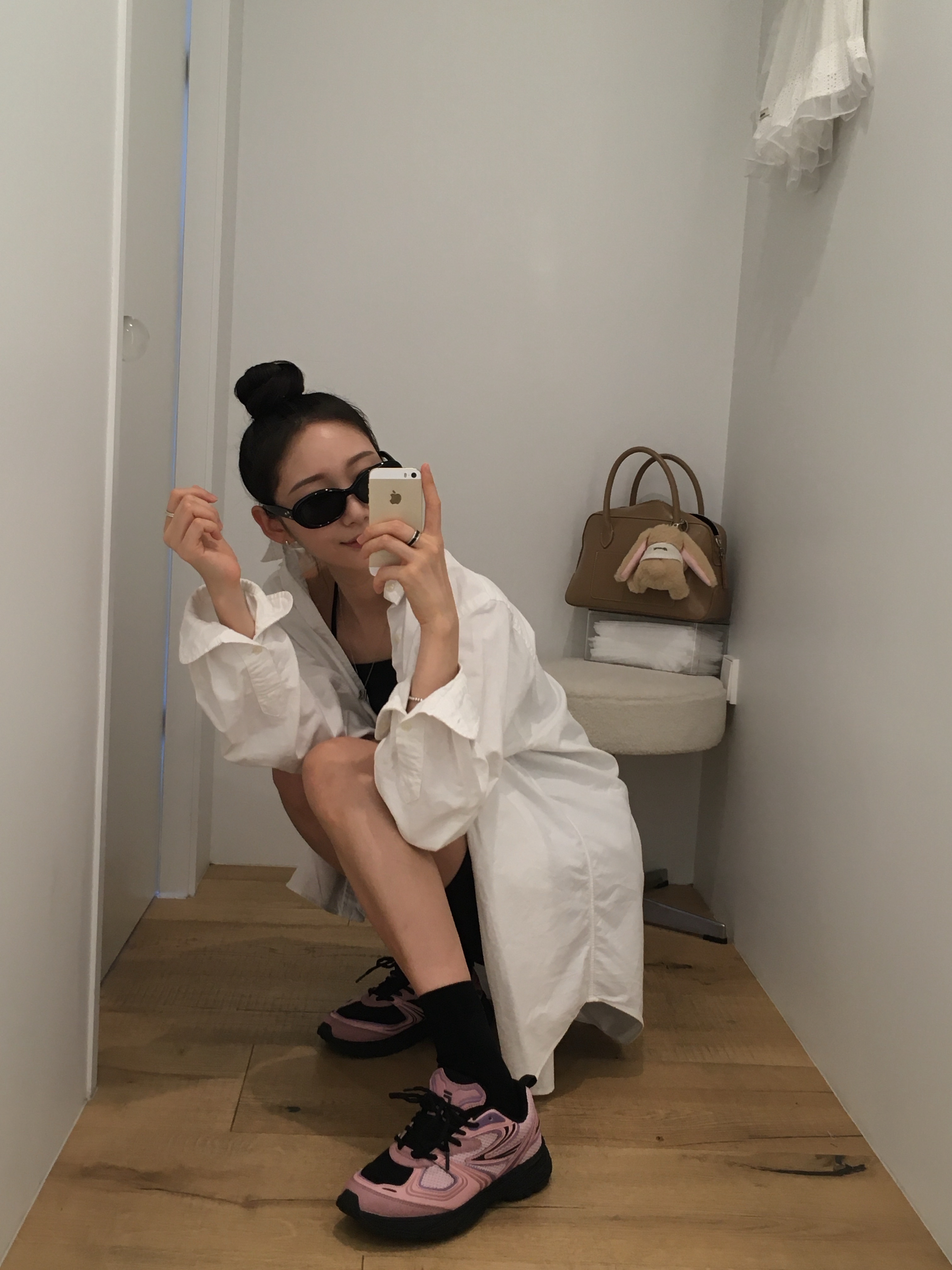 휠라 인터런 핑크 블랙 착용 스타일 - 2