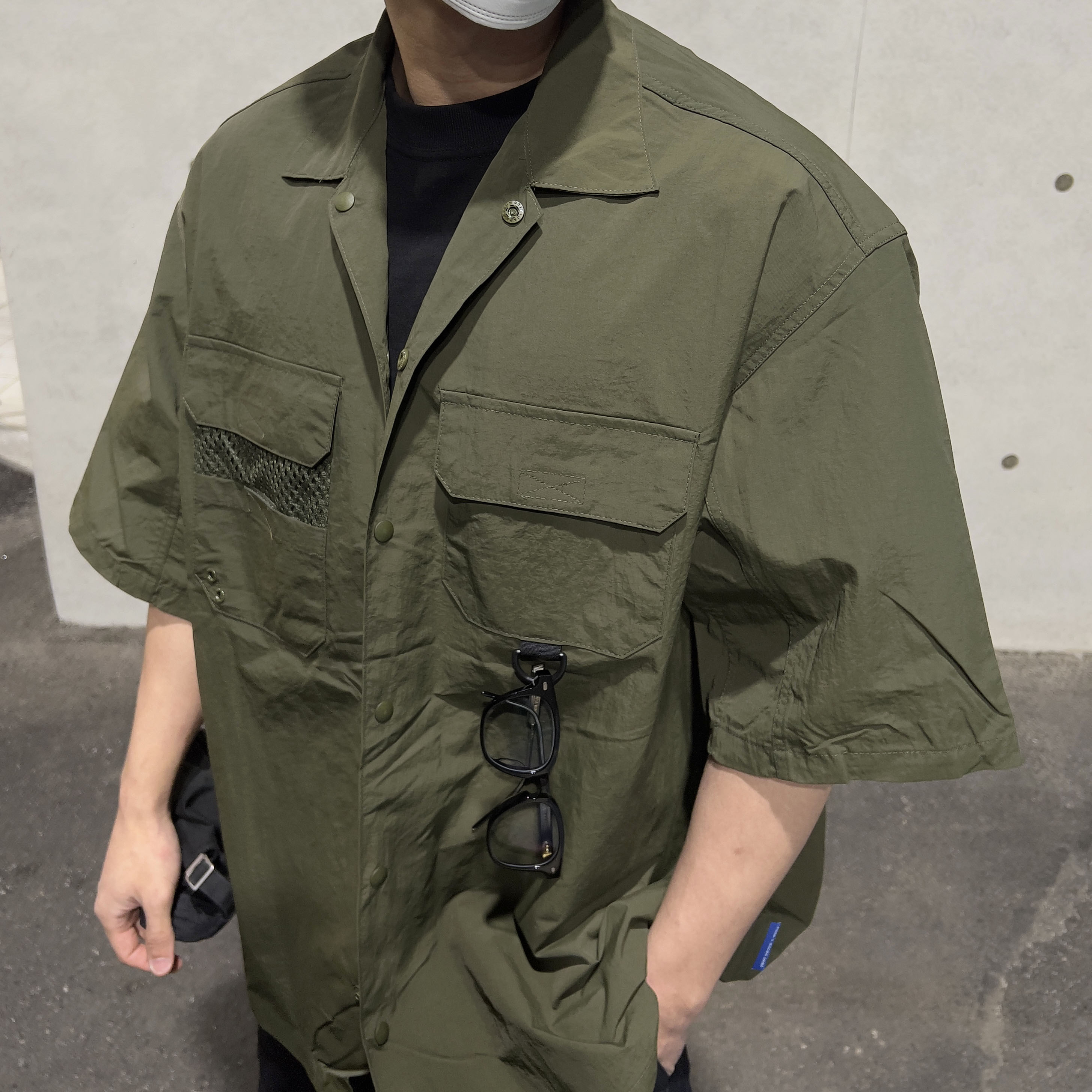 Oakley Factory Team x Brain Dead Flesh White Birch 착용 스타일 - 3