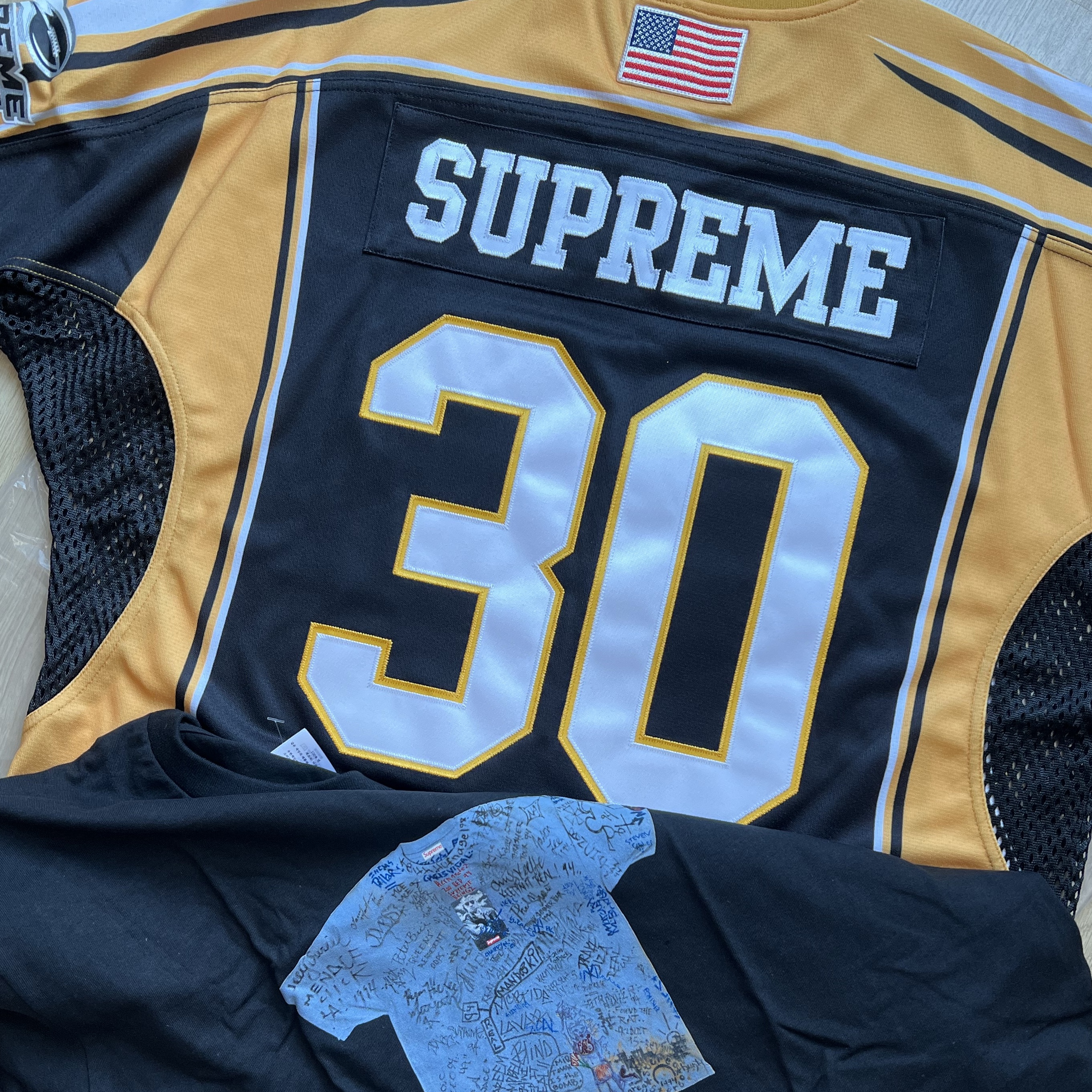Supreme Sudden Death Football Jersey Black - 24SS, Supreme First T-Shirt Black - 24SS 착용 스타일 - 1