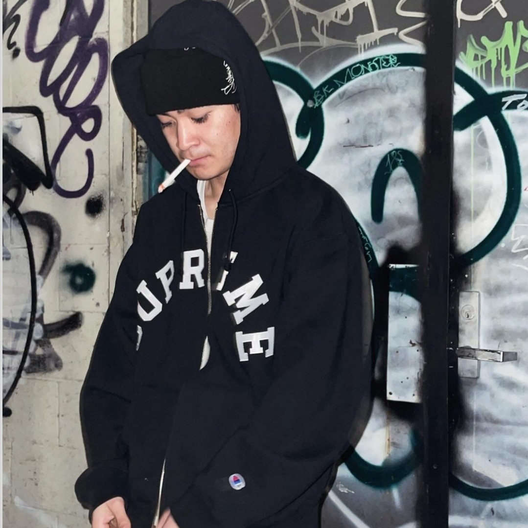 Supreme x Champion Zip Up Hooded Sweatshirt Black - 24SS, Supreme x Champion Zip Up Hooded Sweatshirt Ash Grey - 24SS 착용 스타일 - 1
