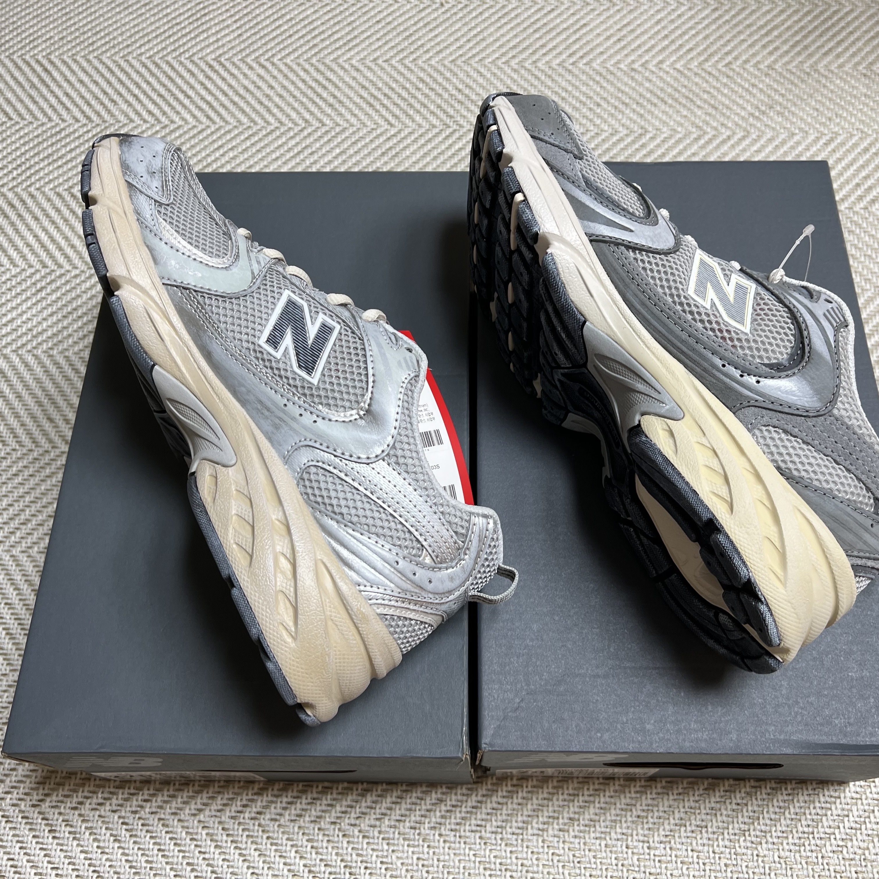 New Balance 530 Vintage Metallic Silver, New Balance 530 Premium Vintage Grey Matter 착용 스타일 - 6