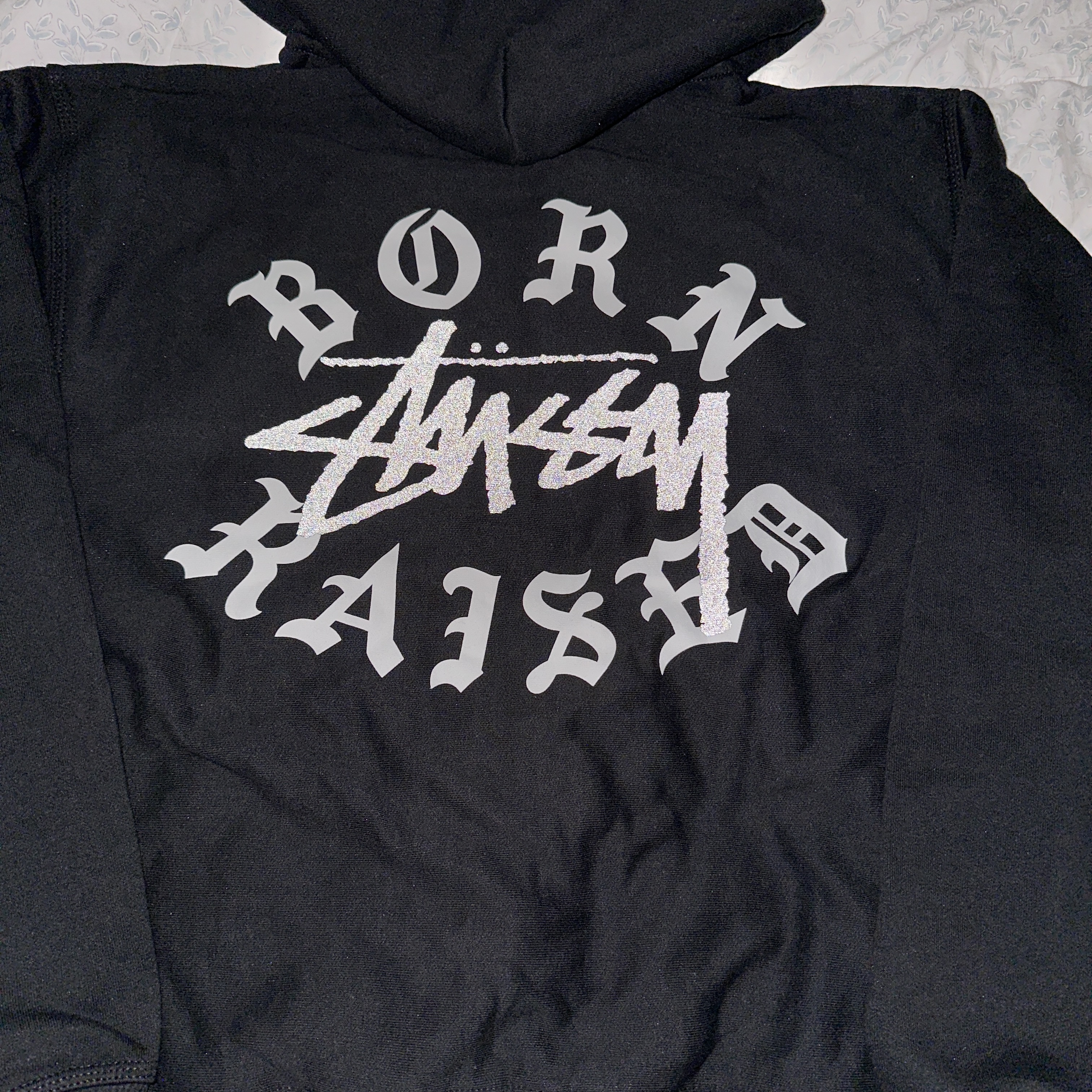 Stussy x Born X Raised Logo Zip Hoodie Black 착용 스타일 - 4