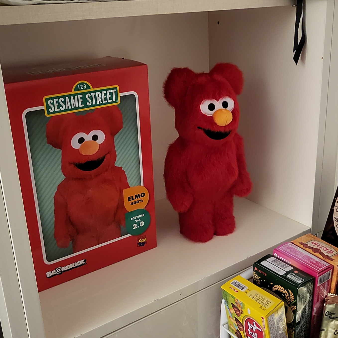 Bearbrick Sesame Street Elmo Costume Ver. 2 400% 착용 스타일