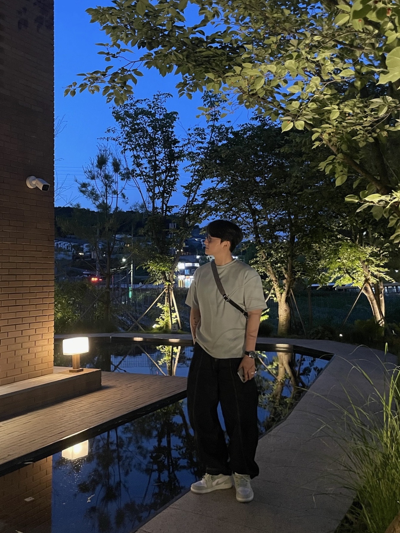 Jordan 1 Low SE White Seafoam, Louis Vuitton Outdoor Sling Bag Black 착용 스타일