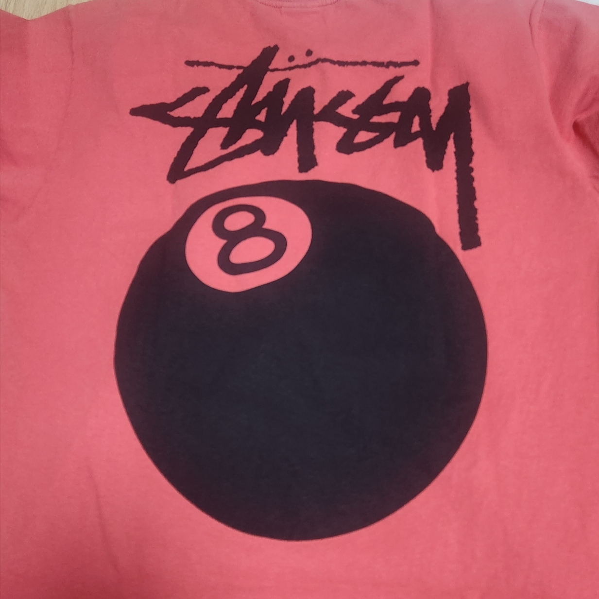 Stussy 8 Ball Pigment Dyed T-Shirt Guava 착용 스타일
