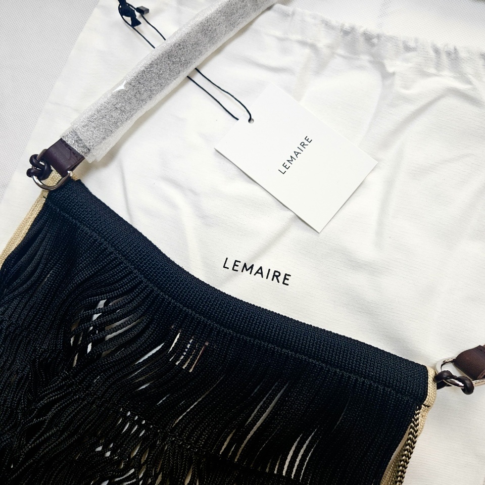 Lemaire Nylon Net Large Crossbody Filt Net Shopping Bag Black 착용 스타일