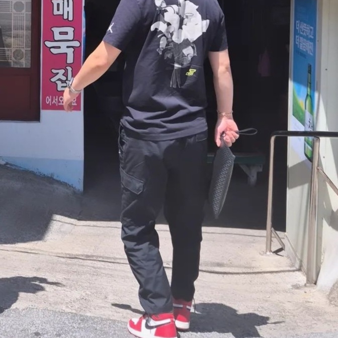 Nike Club Woven Cargo Pants Black - Asia, Jordan 1 Retro High OG Chicago 2022 착용 스타일