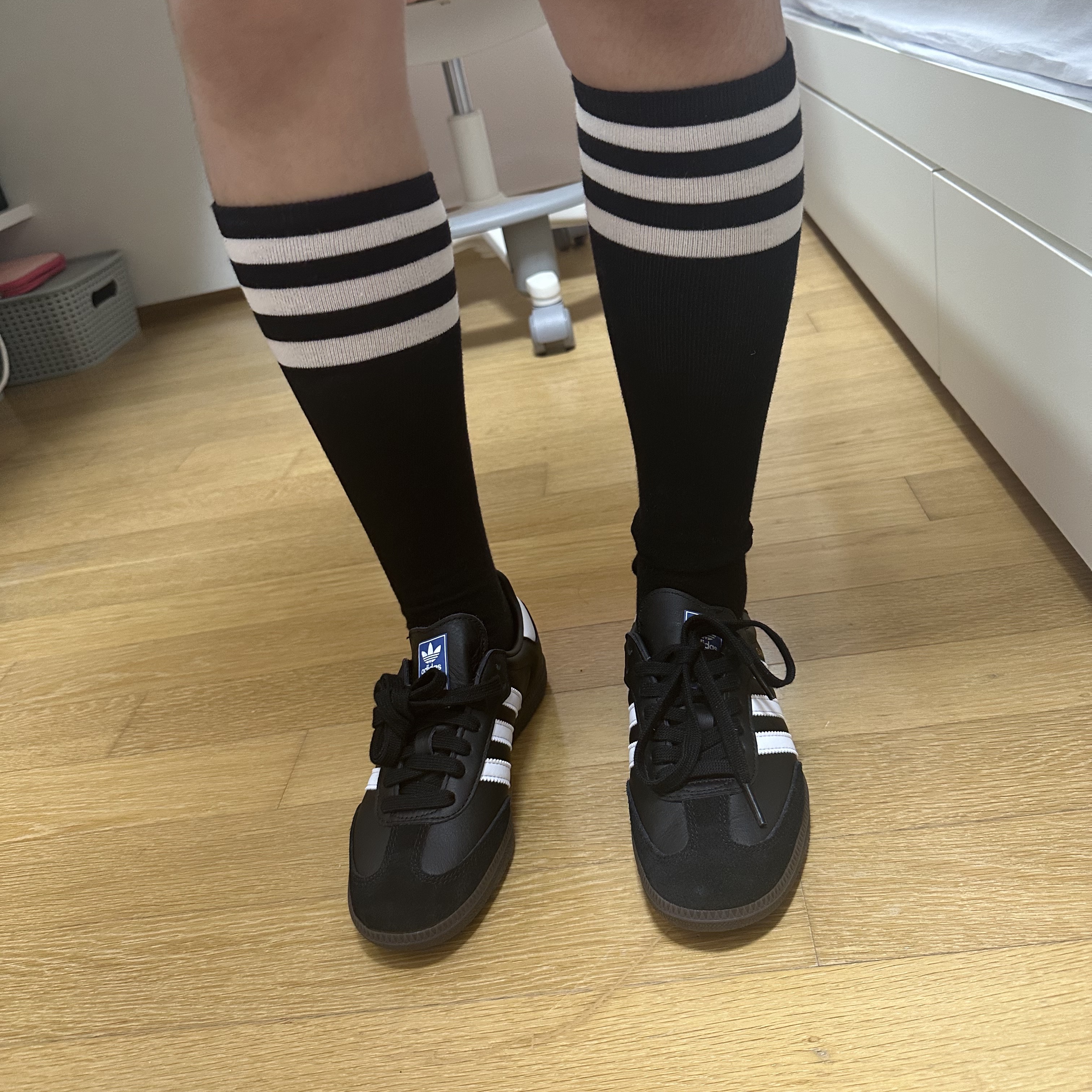 Adidas Samba OG Black White Gum 착용 스타일