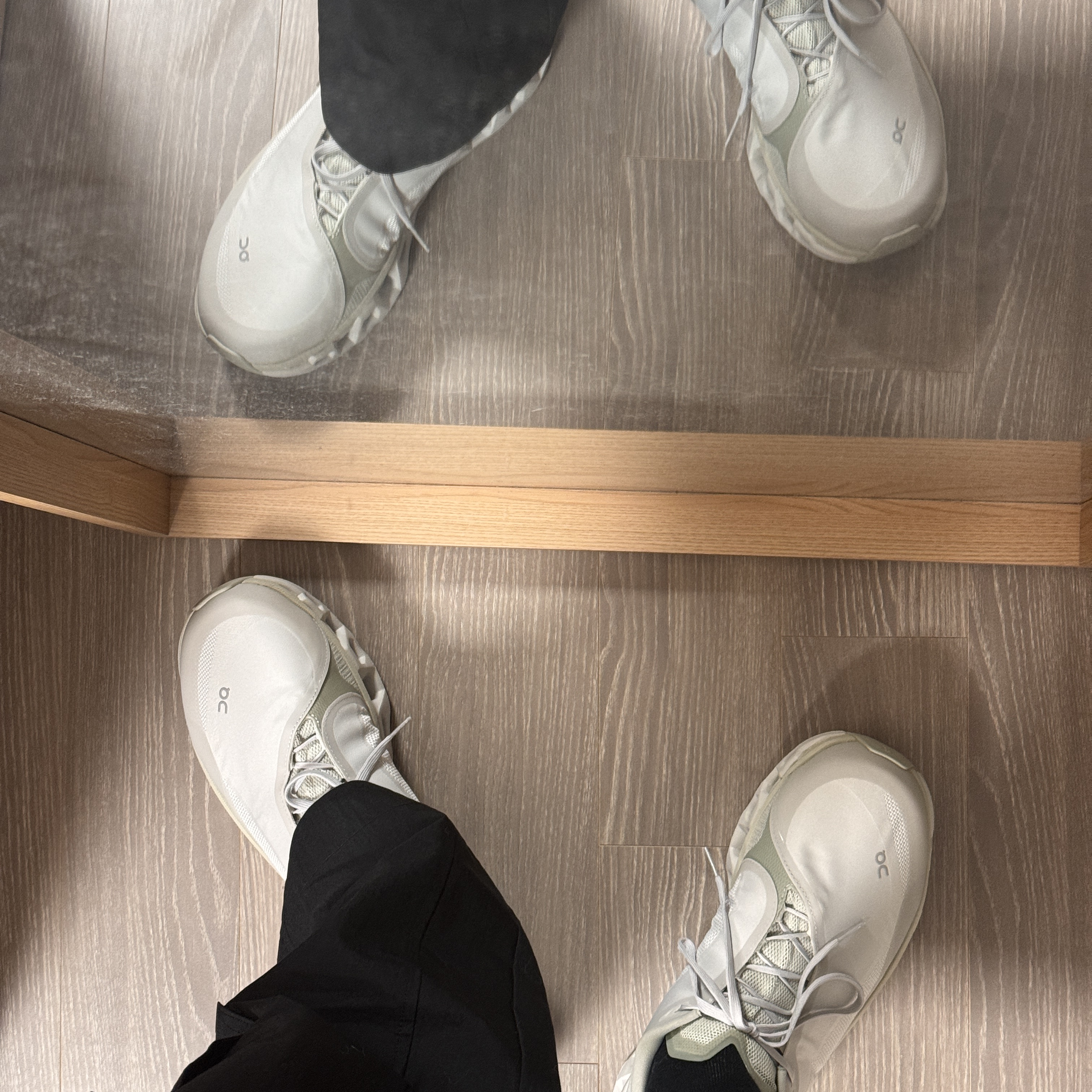 On Running x Post Archive Faction (Paf) Cloudmonster 2 Moondust Chalk 착용 스타일 - 3