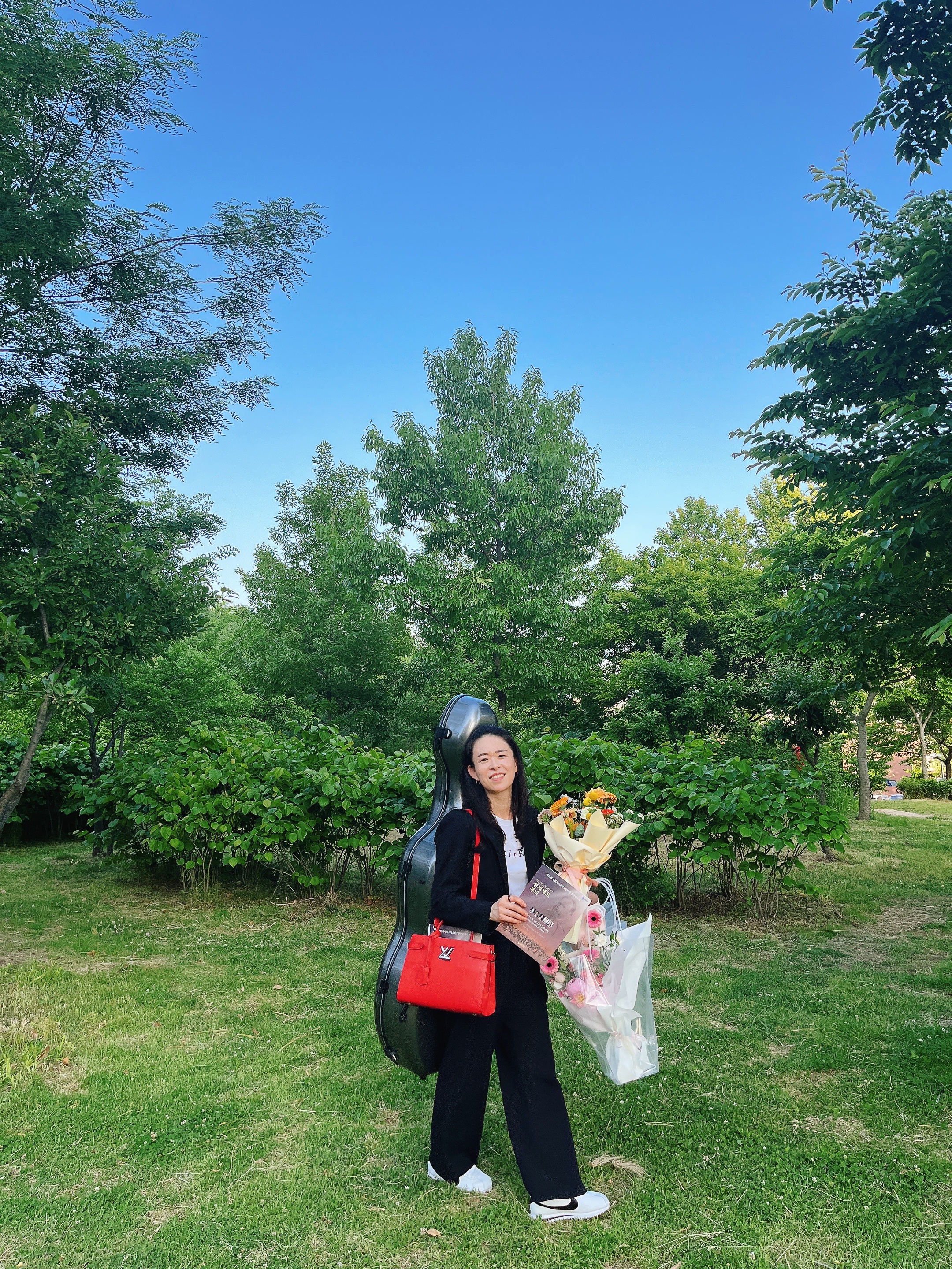 (W) Nike Cortez Leather White Black 착용 스타일 - 2