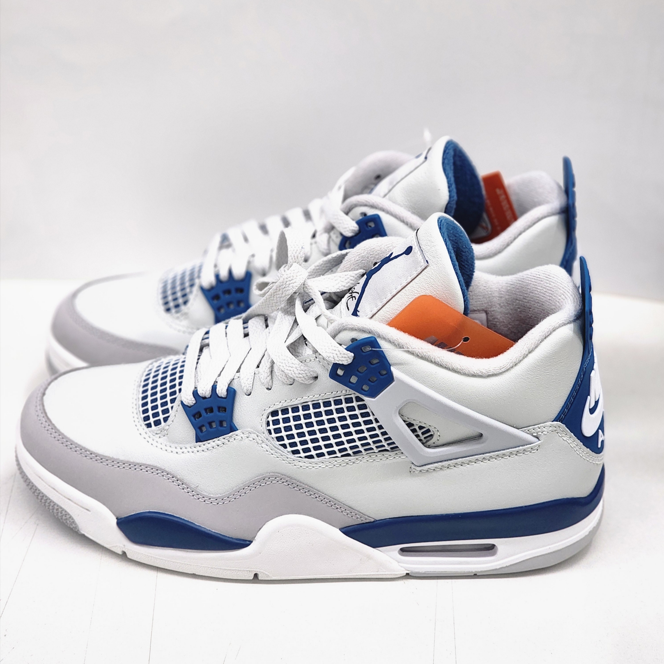 Jordan 4 Retro Industrial Blue 착용 스타일 - 1