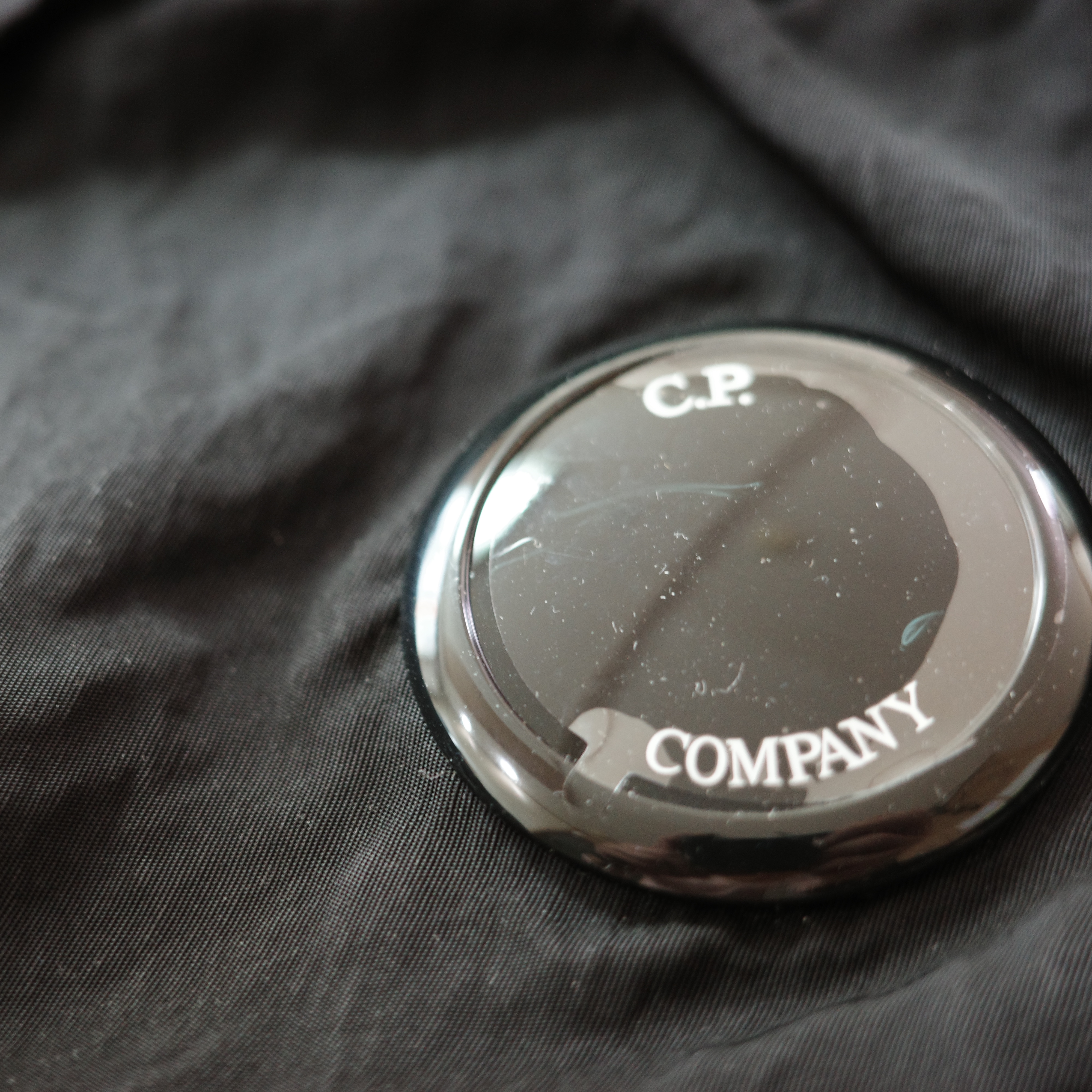 C.P. Company Nylon B Tote Bag Black - 23FW 착용 스타일 - 2