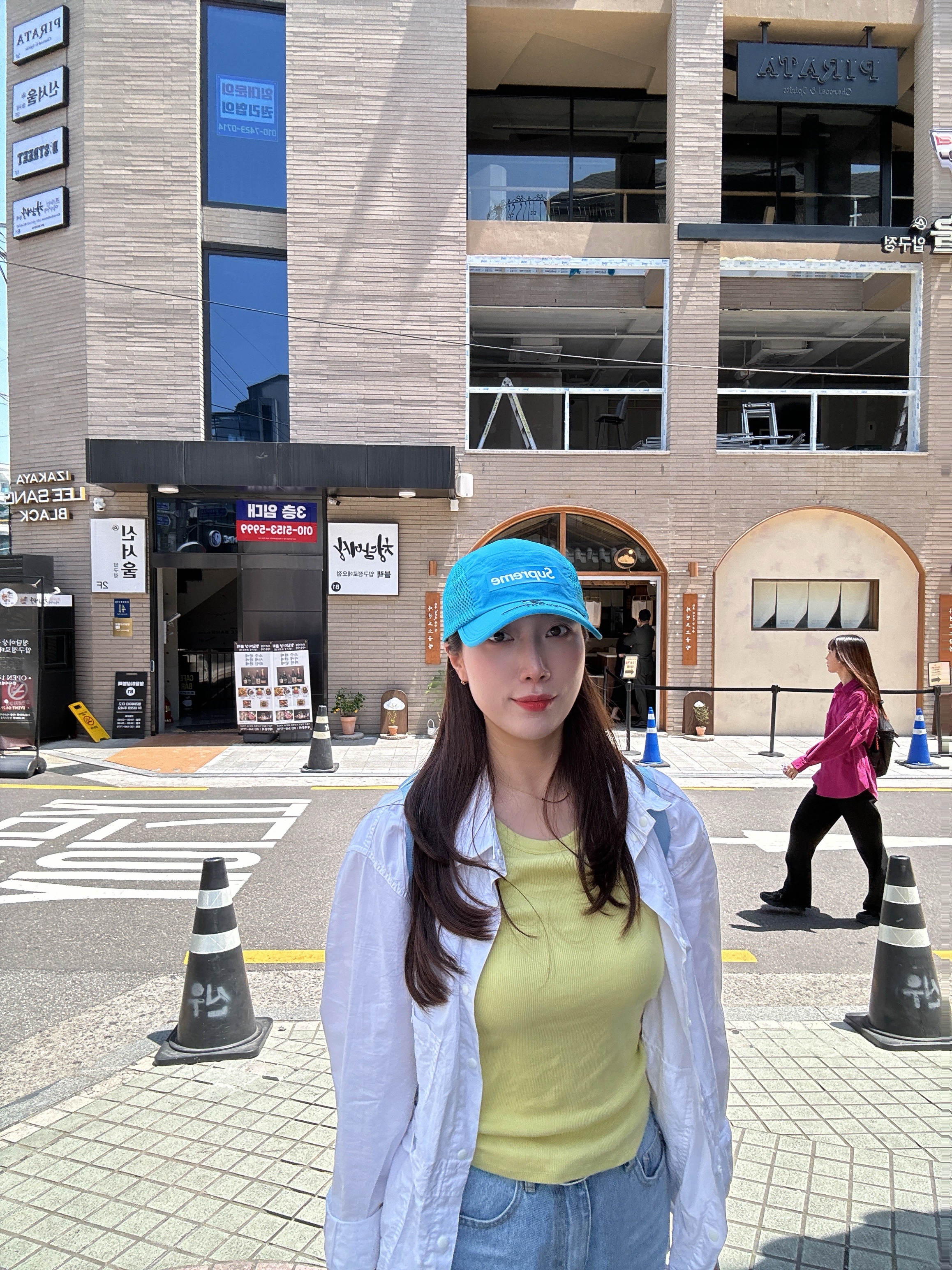 Supreme Mesh Side Panel Camp Cap Cyan - 24SS, Human Made Heart T-Shirt White - Fukuoka Store Exclusive 착용 스타일 - 1