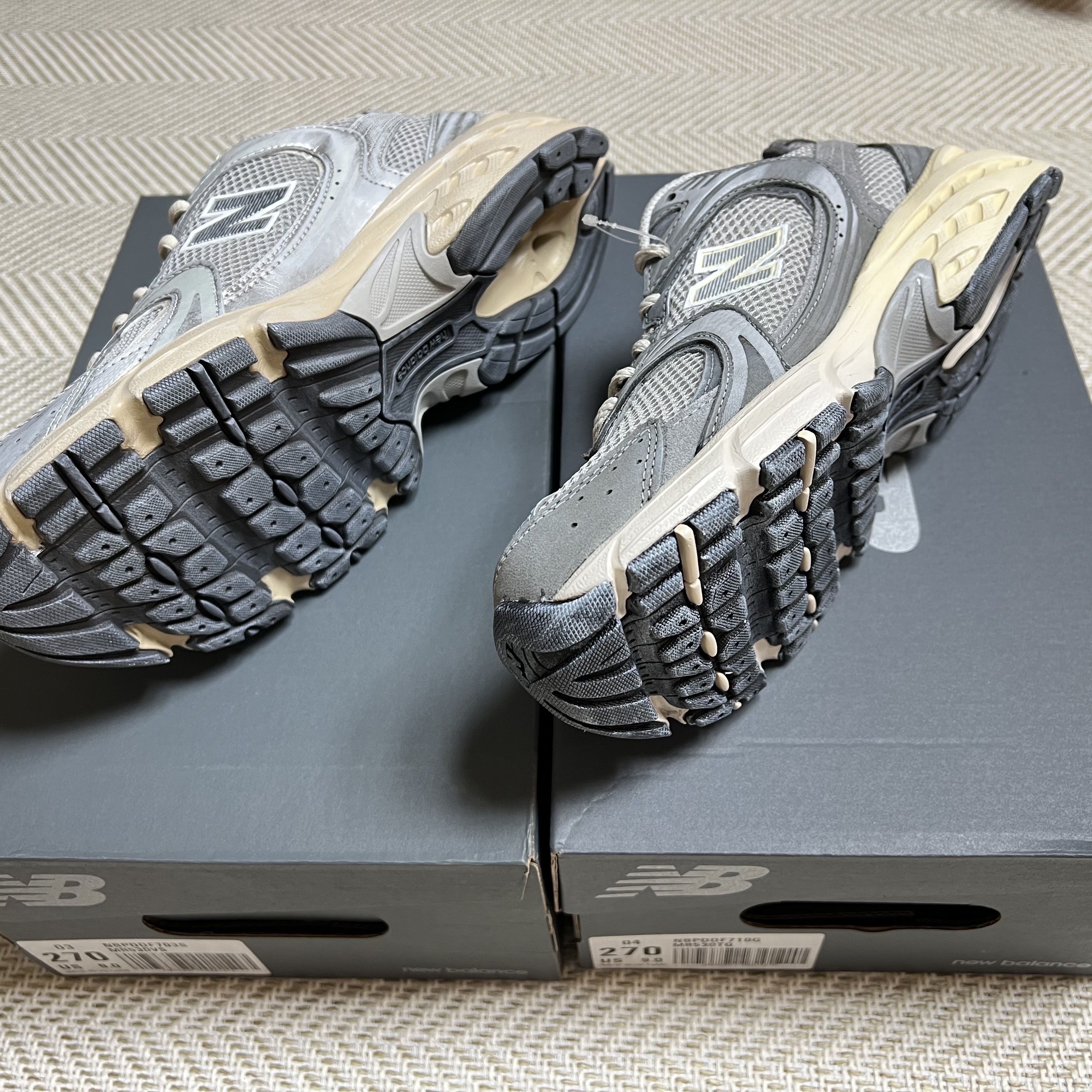 New Balance 530 Vintage Metallic Silver, New Balance 530 Premium Vintage Grey Matter 착용 스타일 - 4