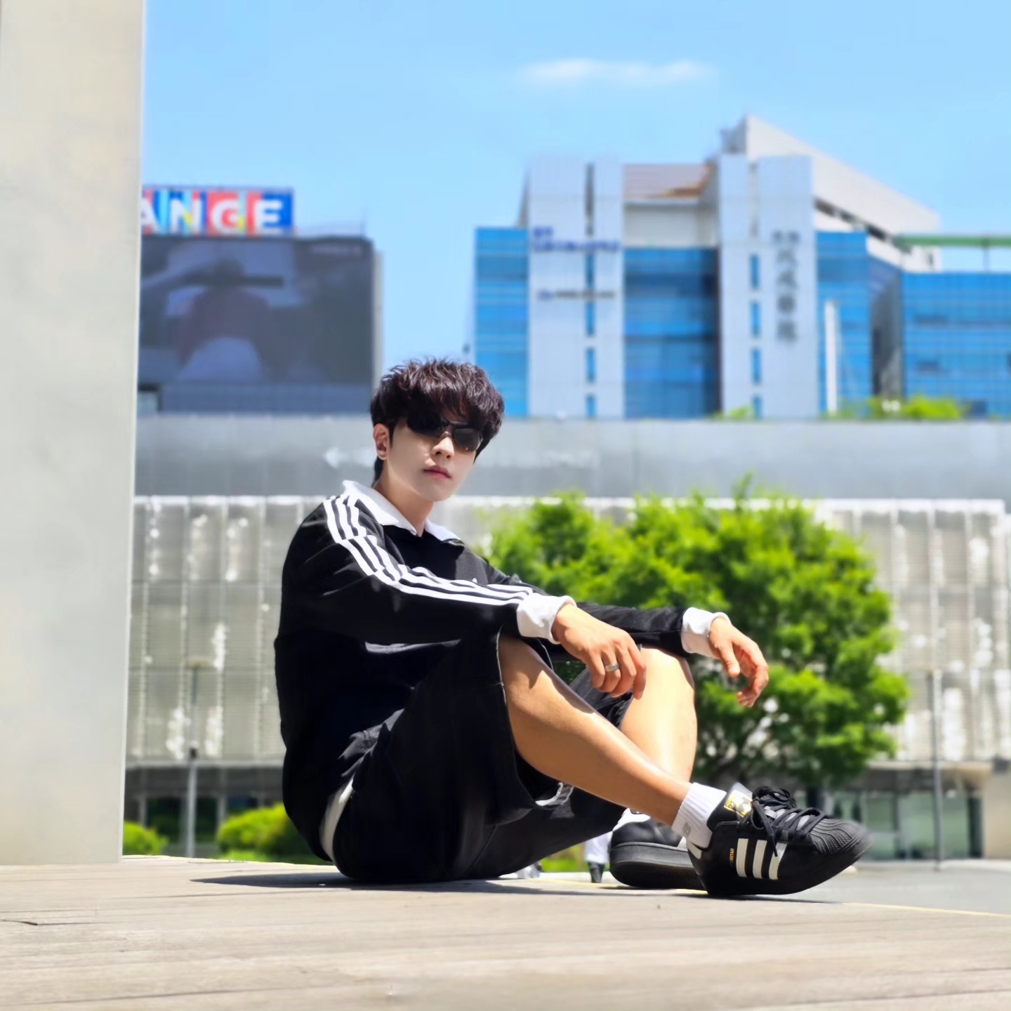 Adidas Adicolor Classics Beckenbauer Track Jacket Black - KR Sizing, Adidas Adicolor Classics Beckenbauer Track Jacket Black - US Sizing 착용 스타일 - 3