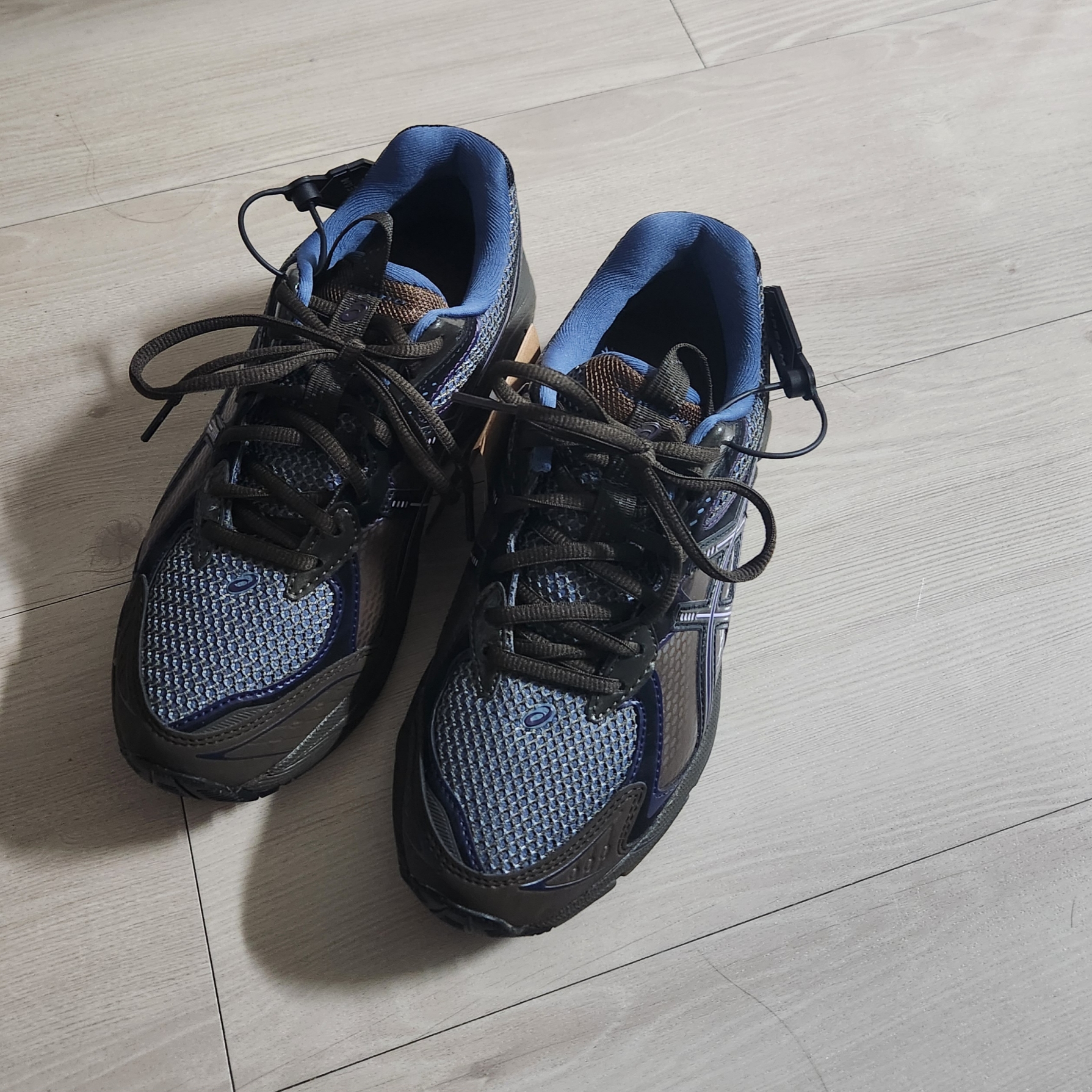Asics UB6-S GT-2160 Grey Floss Brown Storm 착용 스타일