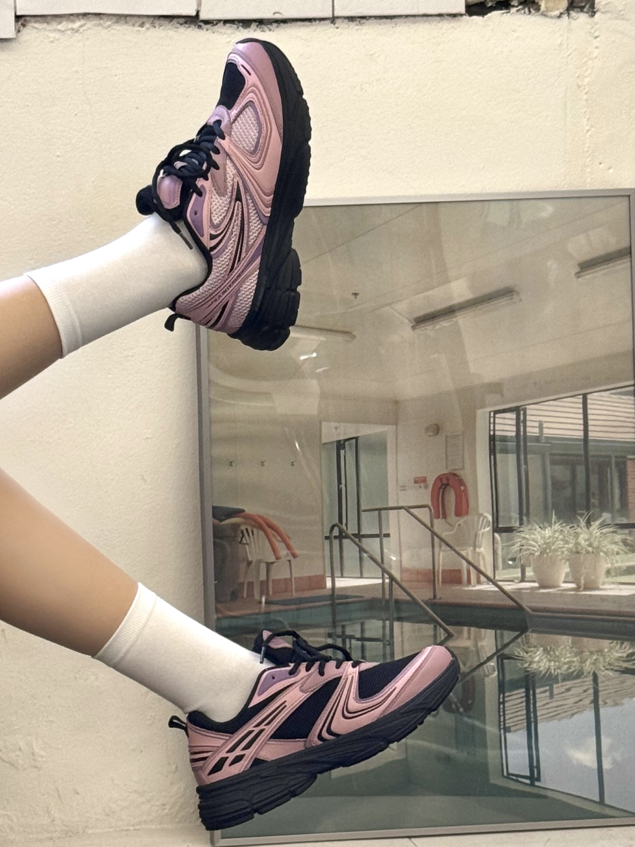 Fila Interun Pink Black 착용 스타일 - 3
