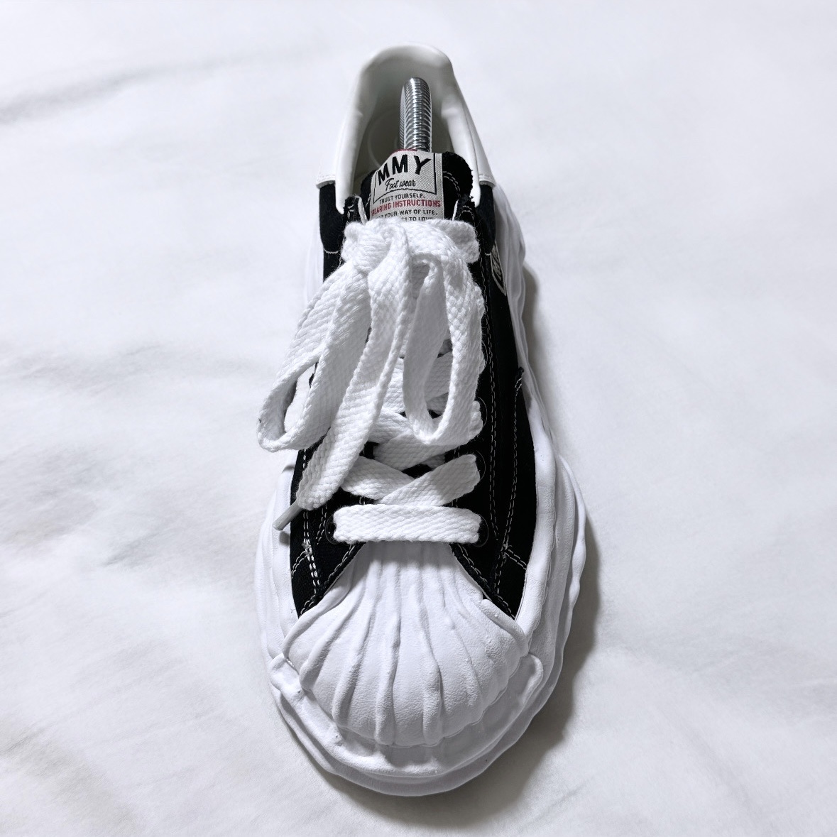 Maison Mihara Yasuhiro Blakey OG Sole Canvas Low-top Sneakers Black White 착용 스타일