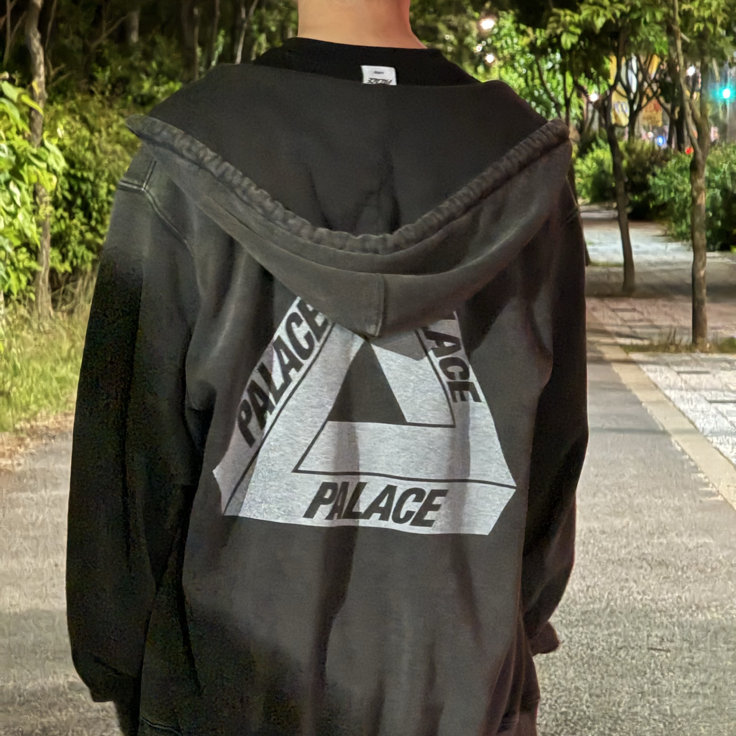 Palace Pigment Wash Tri-Ferg Zip Hood Black - 24SS 착용 스타일