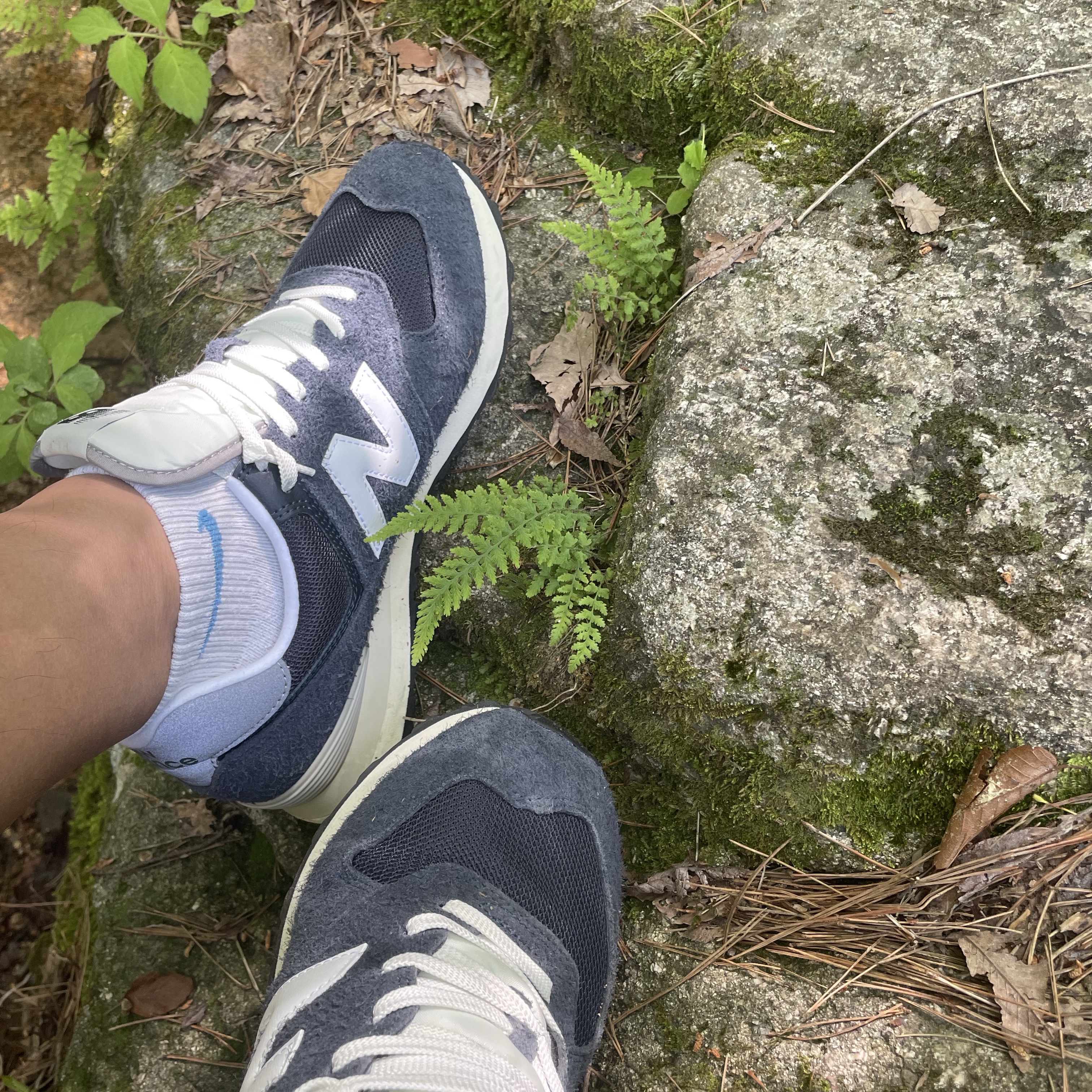 New Balance 574 Heritage Navy 착용 스타일