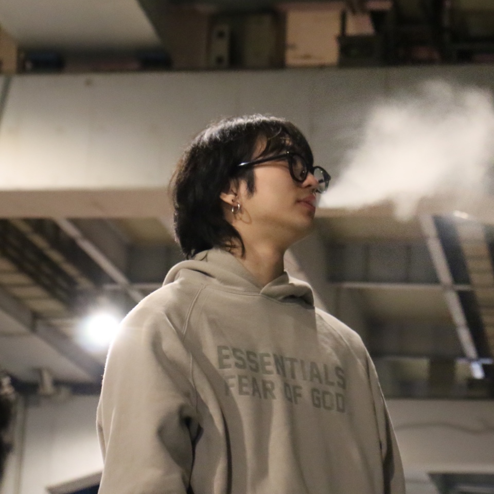 Essentials Hoodie Seal - 23SS 착용 스타일 - 2