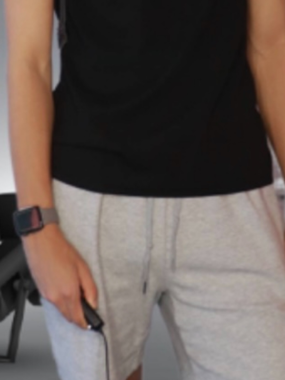 Apple Watch SE 40mm GPS Space Gray Aluminum Case with Sport Band Midnight (Korean Ver.) 착용 스타일