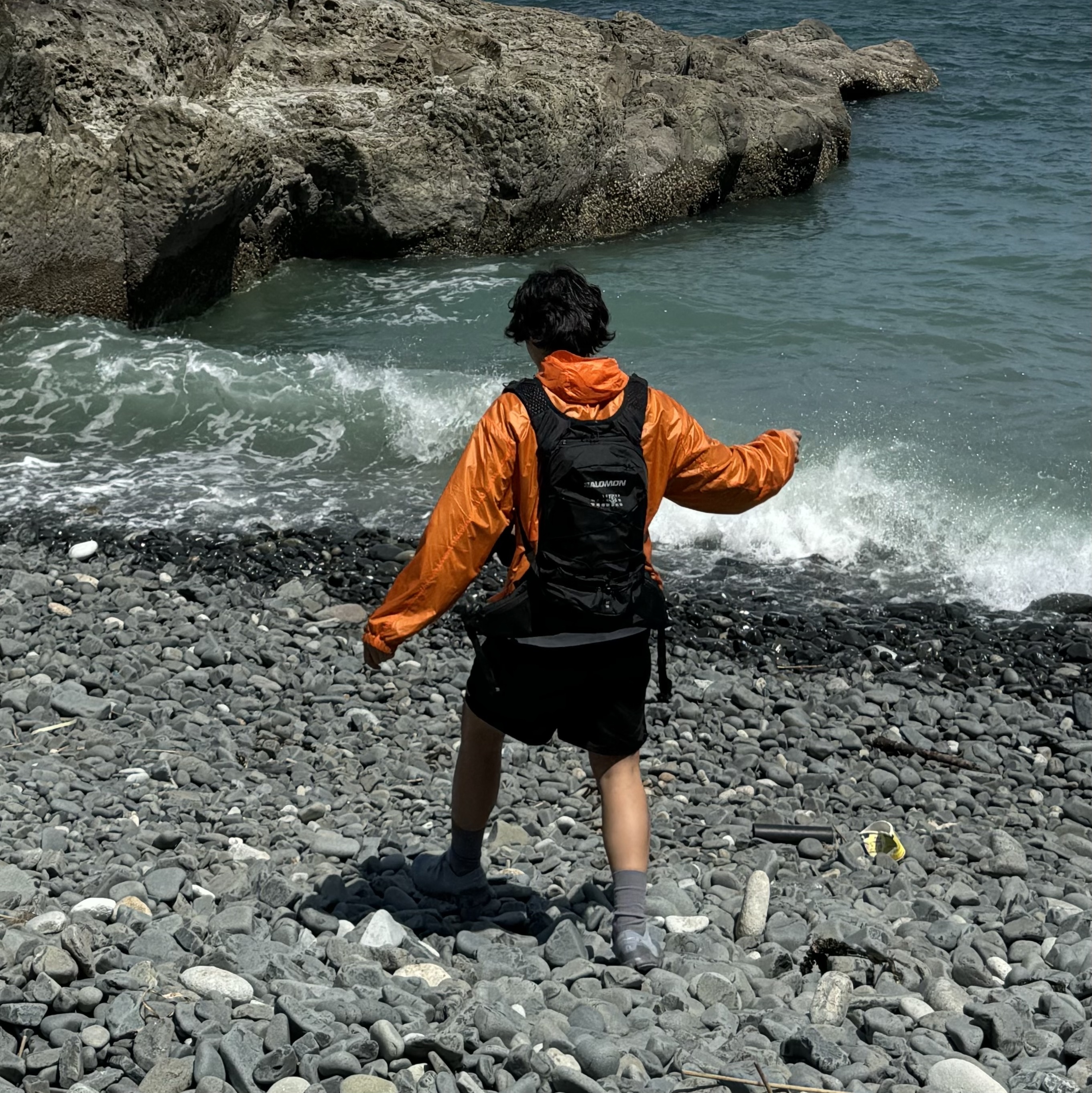 On Running Cloud X 3 Mist Rock, Salomon x MM6 Maison Margiela XT-15 Black 착용 스타일 - 1