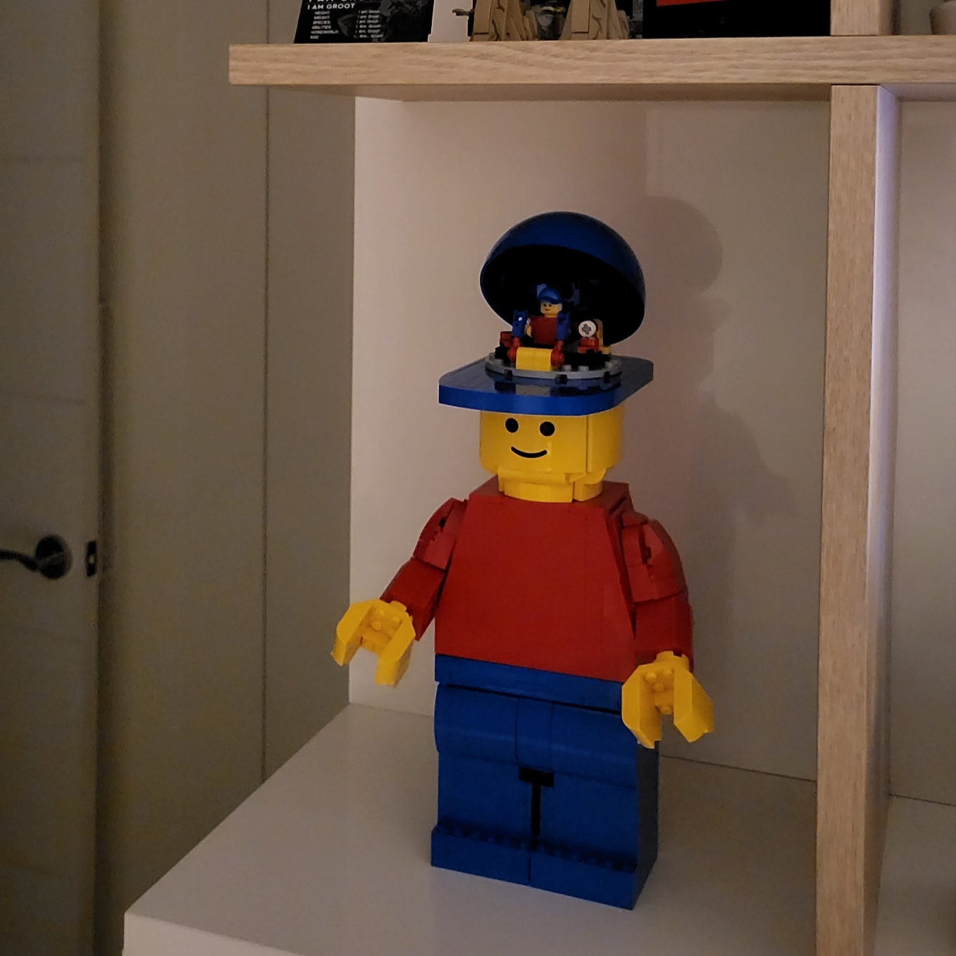 Lego Up-Scaled Lego Minifigure 착용 스타일