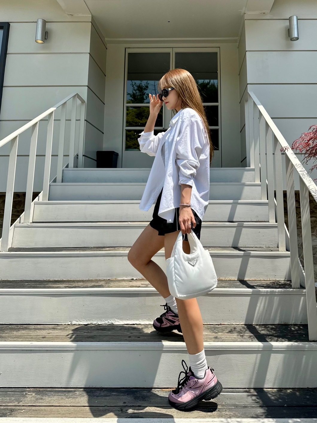 Fila Interun Pink Black, Prada Small Padded Prada Soft Nappa Leather Bag White 착용 스타일 - 3