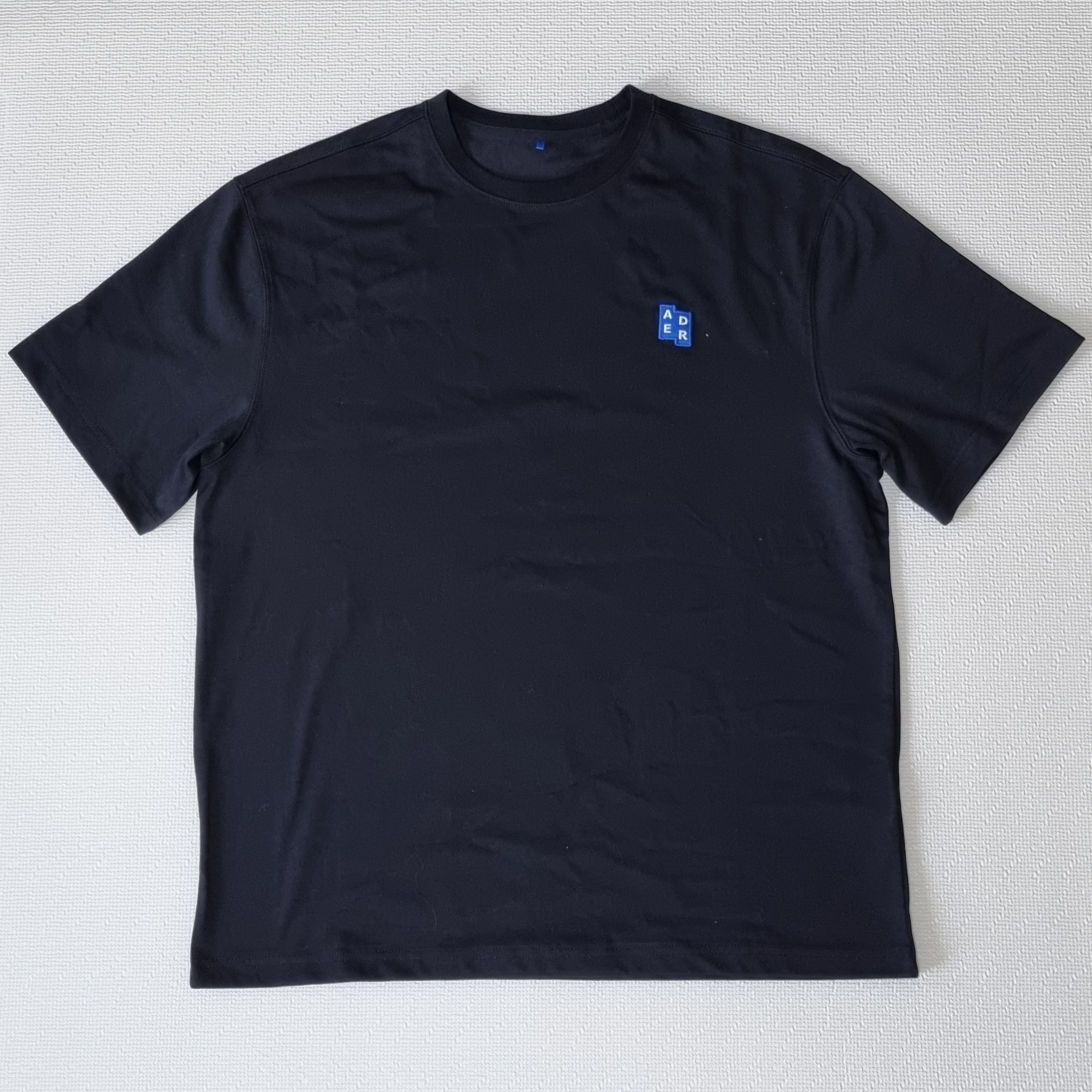 Ader Error Sig; TRS/BL Tag T-Shirt 01 Black 착용 스타일 - 1