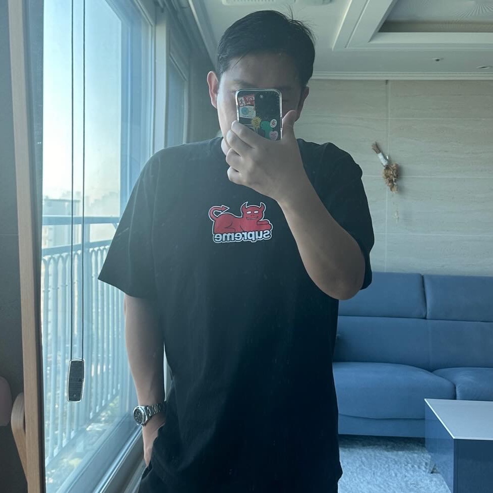 Supreme x Toy Machine Devil Cat T-Shirt Black - 24SS, Nike x Supreme Air Force 1 Low Black 착용 스타일 - 3