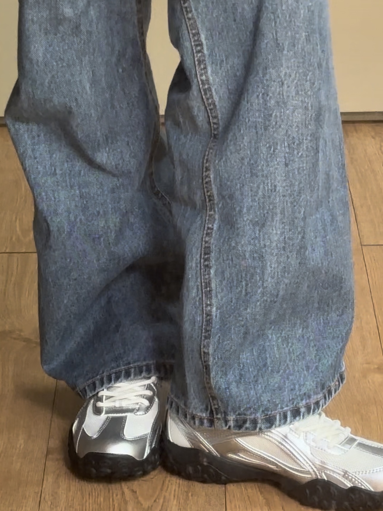 Fila Echappe MS Silver Moon 착용 스타일 - 2