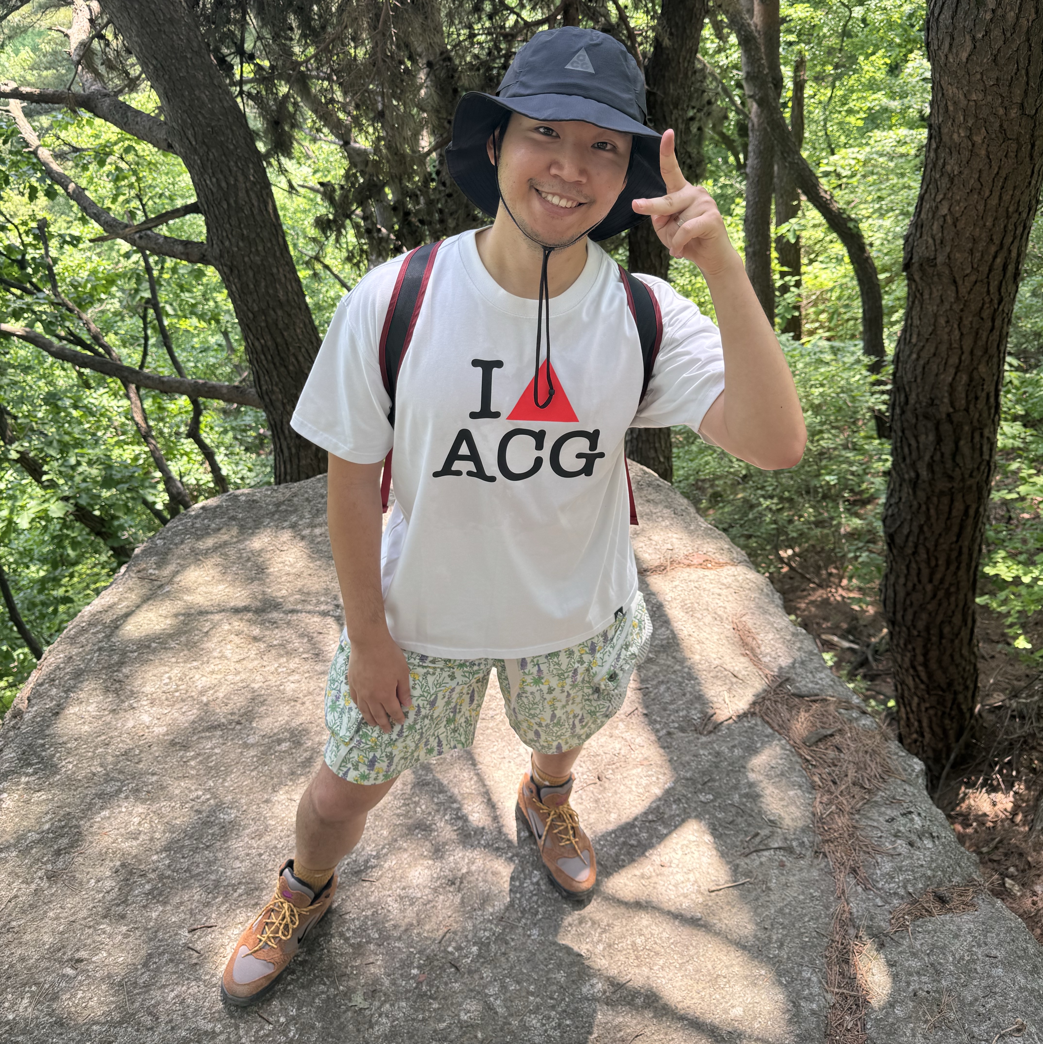 Nike ACG Torre Mid Waterproof Pecan and Olive Grey, Nike NRG ACG Storm-Fit Bucket Hat Black 착용 스타일
