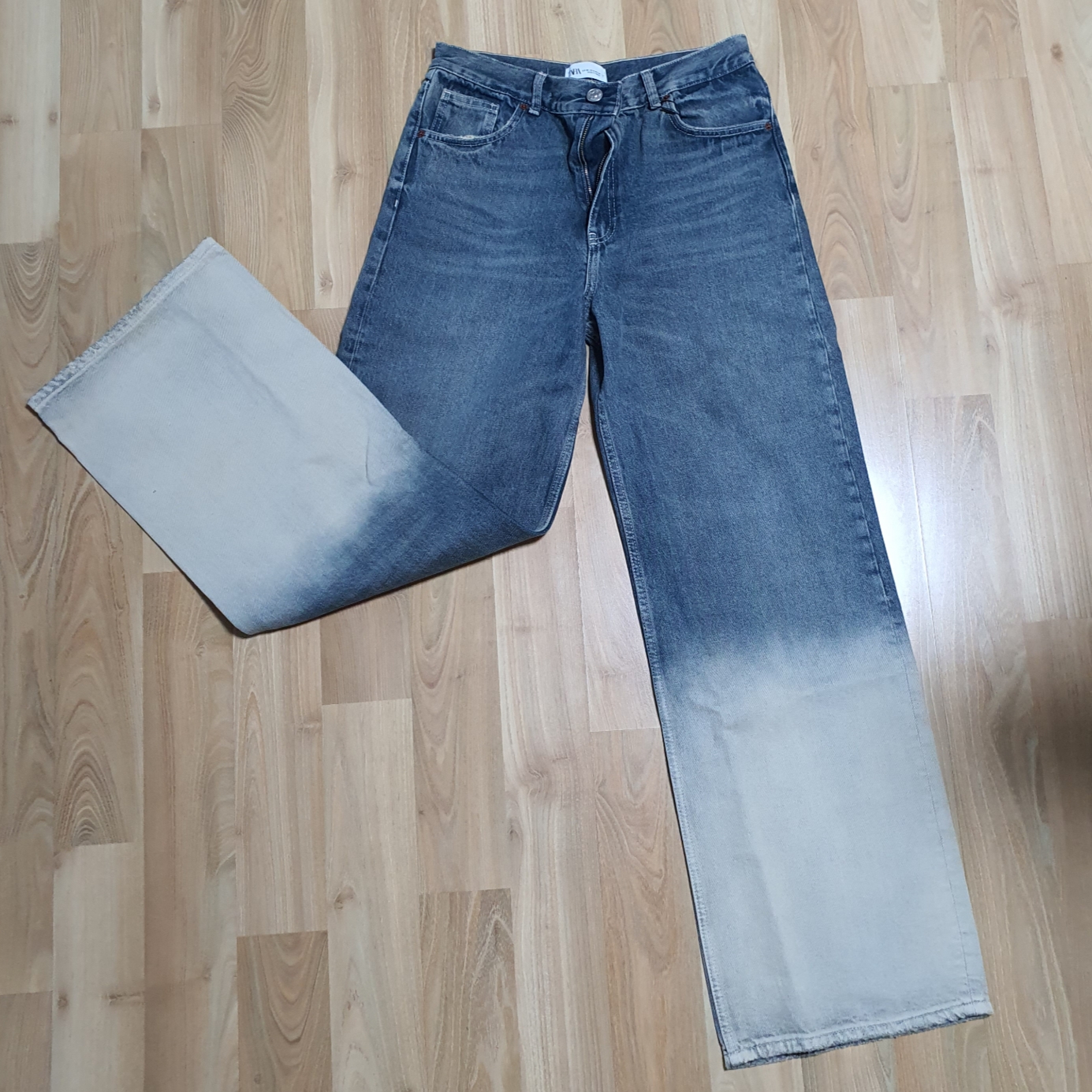 Zara Mid-Rise Wide Leg TRF Jeans Blue Green, New Balance Made in USA 996 Pink Haze Silver 착용 스타일 - 2