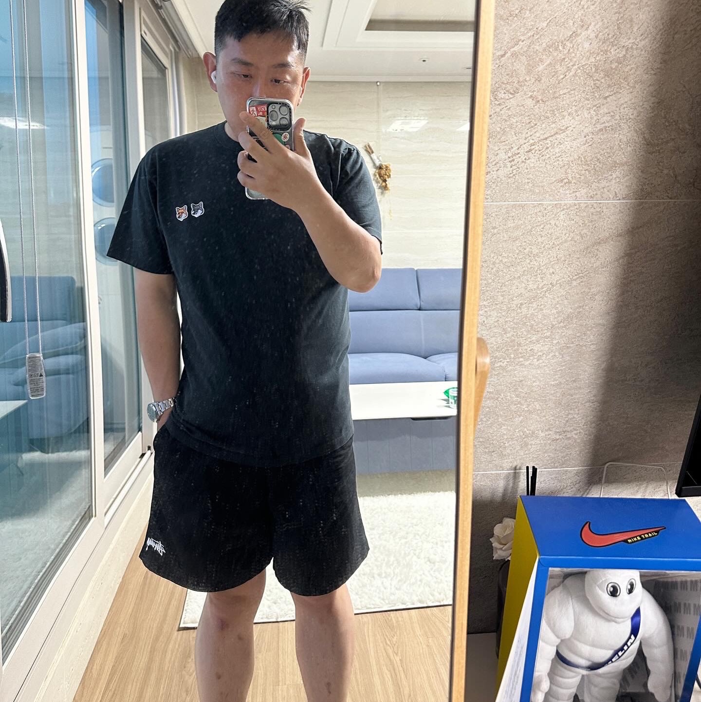 Maison Kitsune Double Fox Head Patch Classic T-Shirt Anthracite, Stussy Stock Water Shorts Black 착용 스타일 - 1