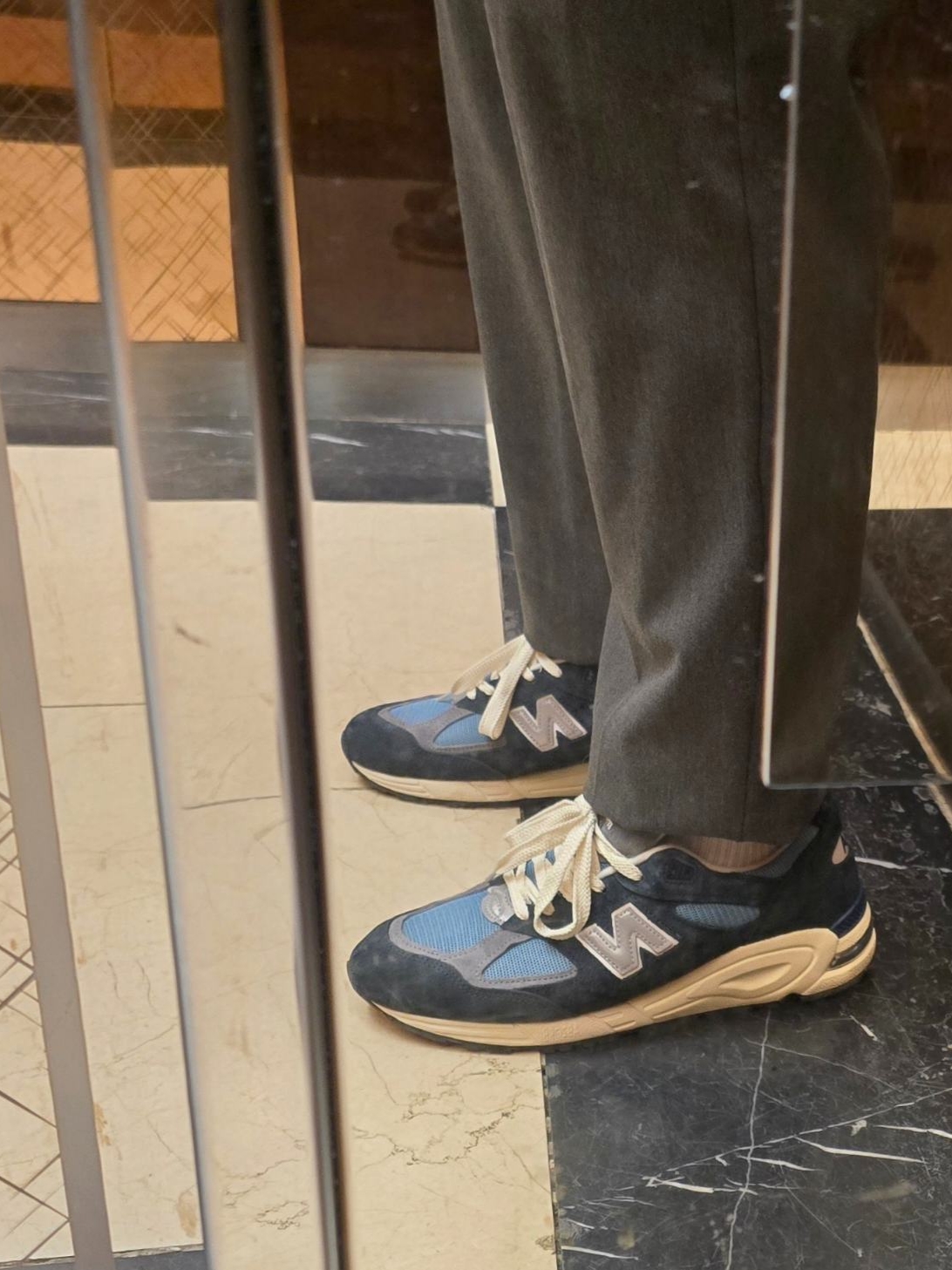 New Balance 990v2 Made in USA Navy Castlerock 착용 스타일