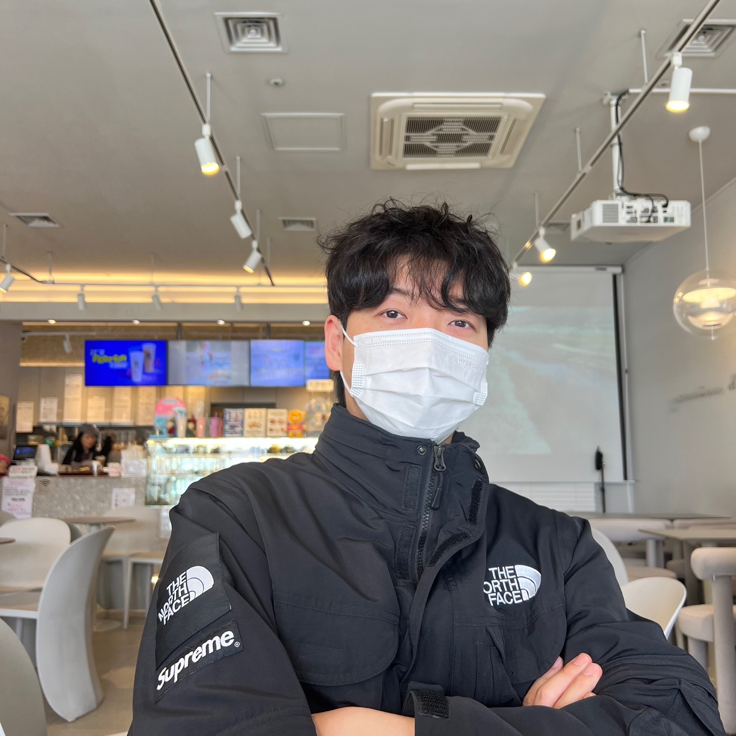 Supreme x The North Face Trekking Convertible Jacket Black - 22SS 착용 스타일