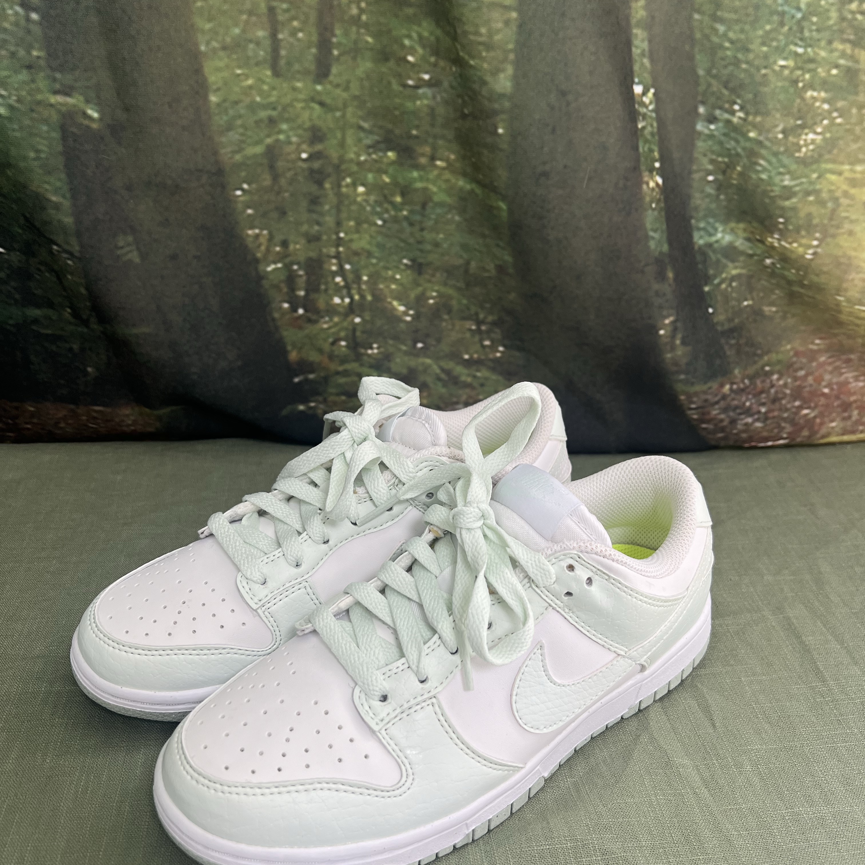 (W) Nike Dunk Low Next Nature Barely Green and White 착용 스타일