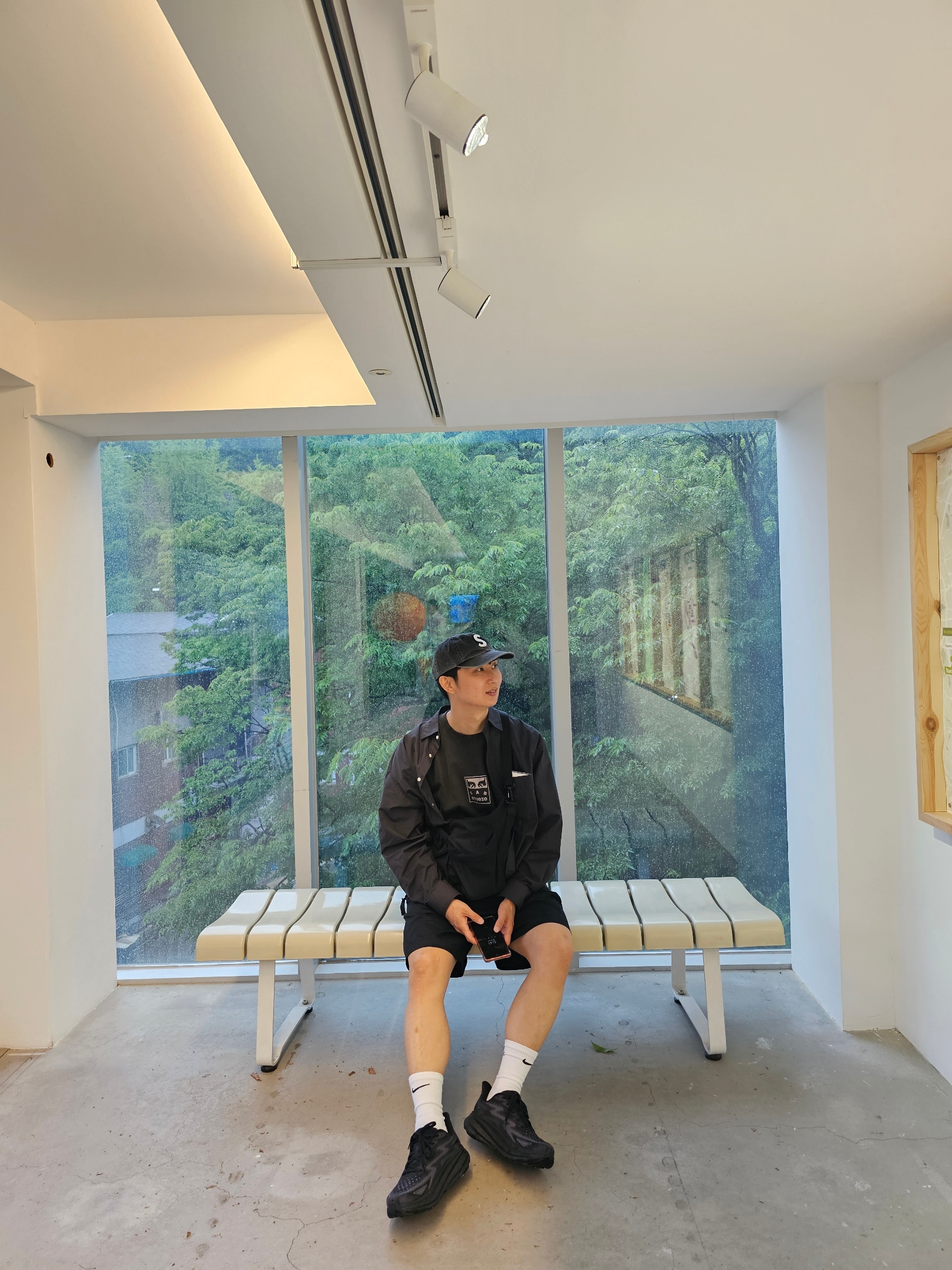 IAB Studio x Obey Icon Heavyweight Box T-Shirt Digital Black, Supreme Pigment Print S Logo 6-Panel Black - 23FW 착용 스타일 - 1