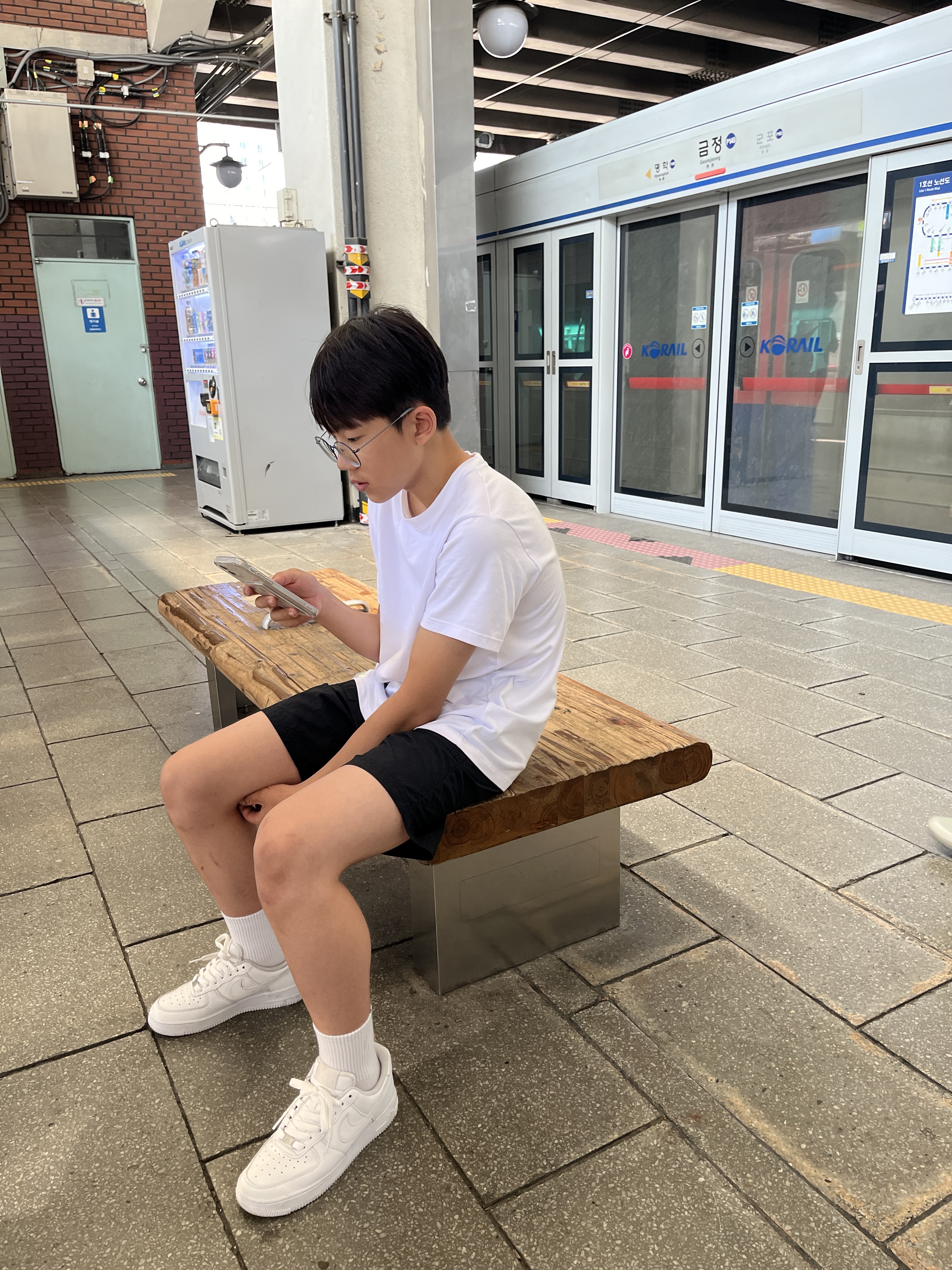 (W) Nike Cortez Leather White Black, Nike Air Force 1 '07 Low White 착용 스타일 - 4