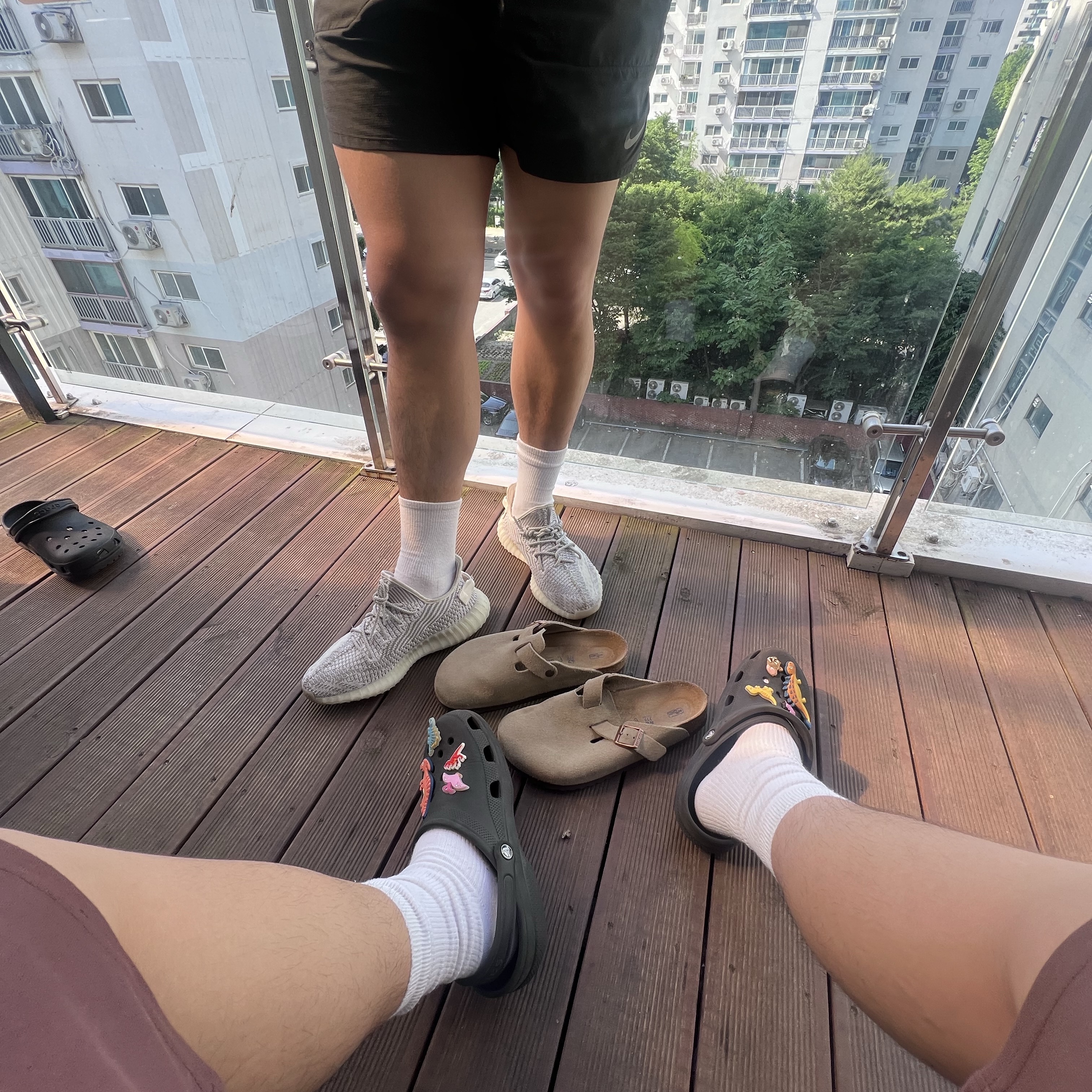 Adidas Yeezy Boost 350 V2 Static 2023, Birkenstock Boston Soft Footbed Taupe - Regular 착용 스타일