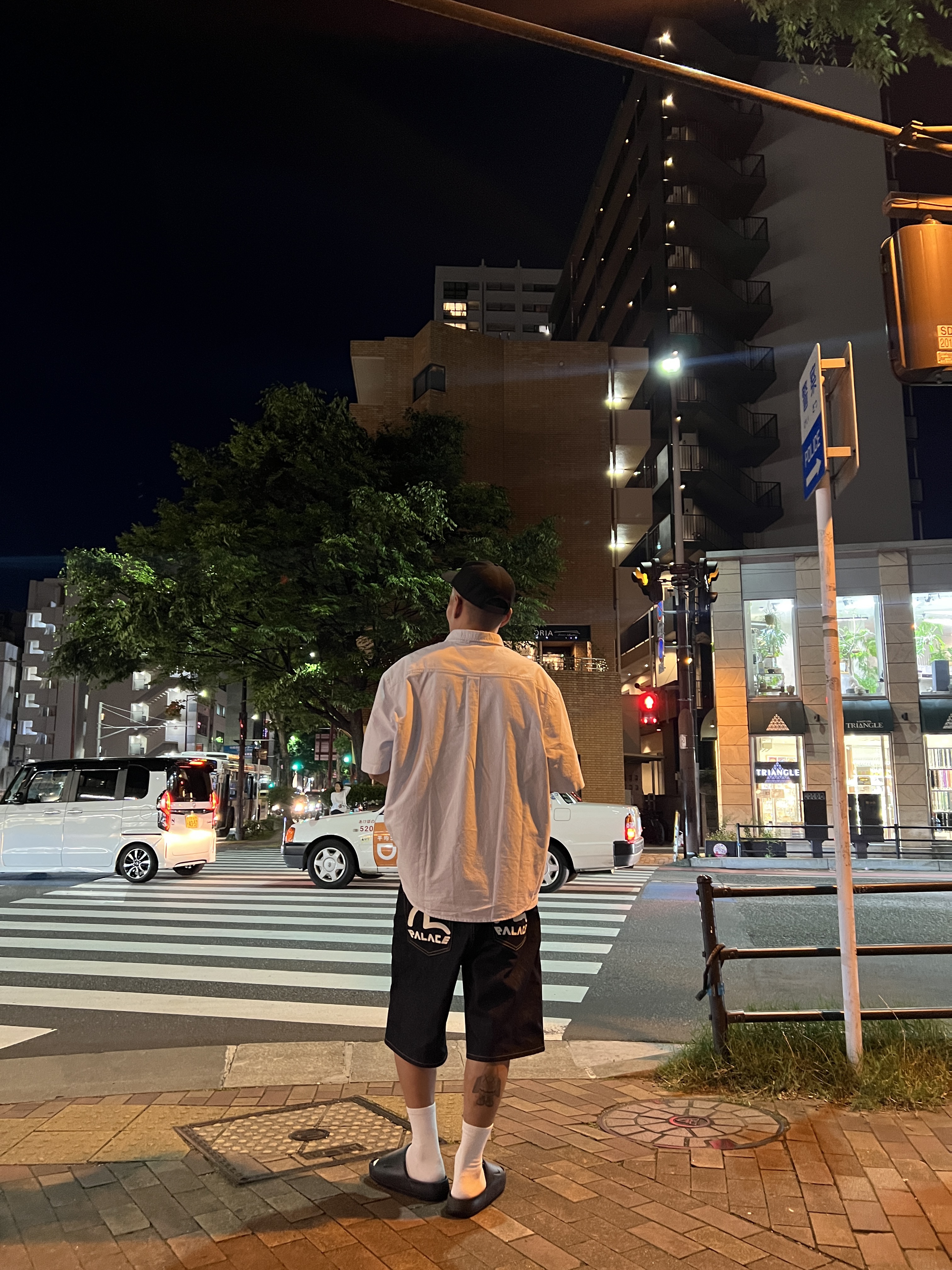 Dr. Martens x Neighborhood 1461 Black Smooth, Palace x Evisu Shorts Dark Denim - 24SS 착용 스타일 - 4