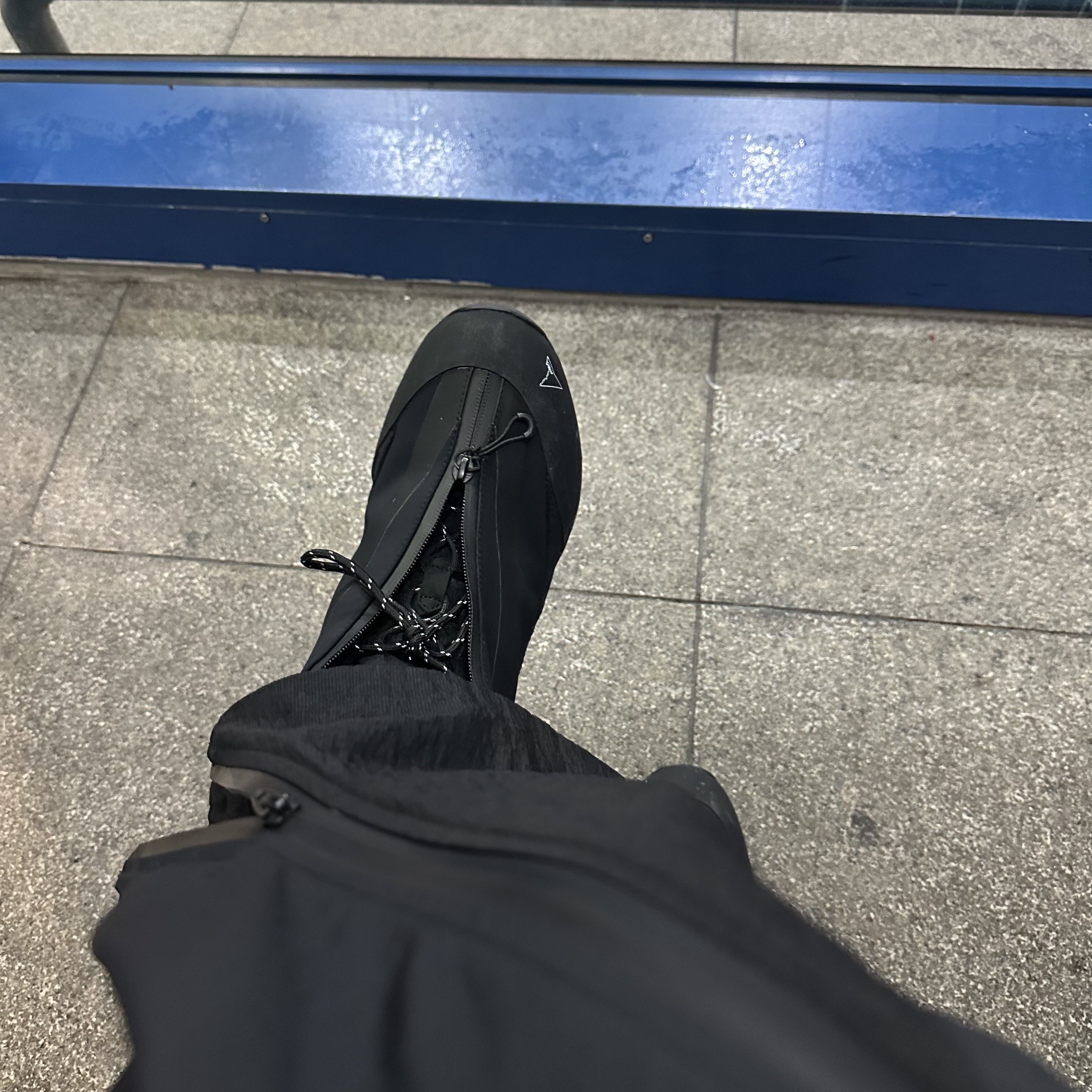 Roa Hiking Teri Black 착용 스타일
